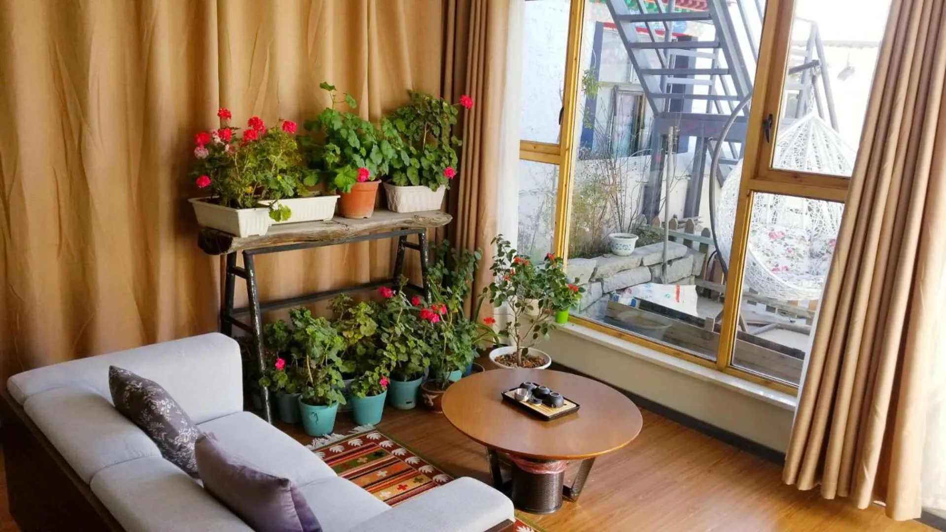 Living room in Fengma Feiyang Hostel