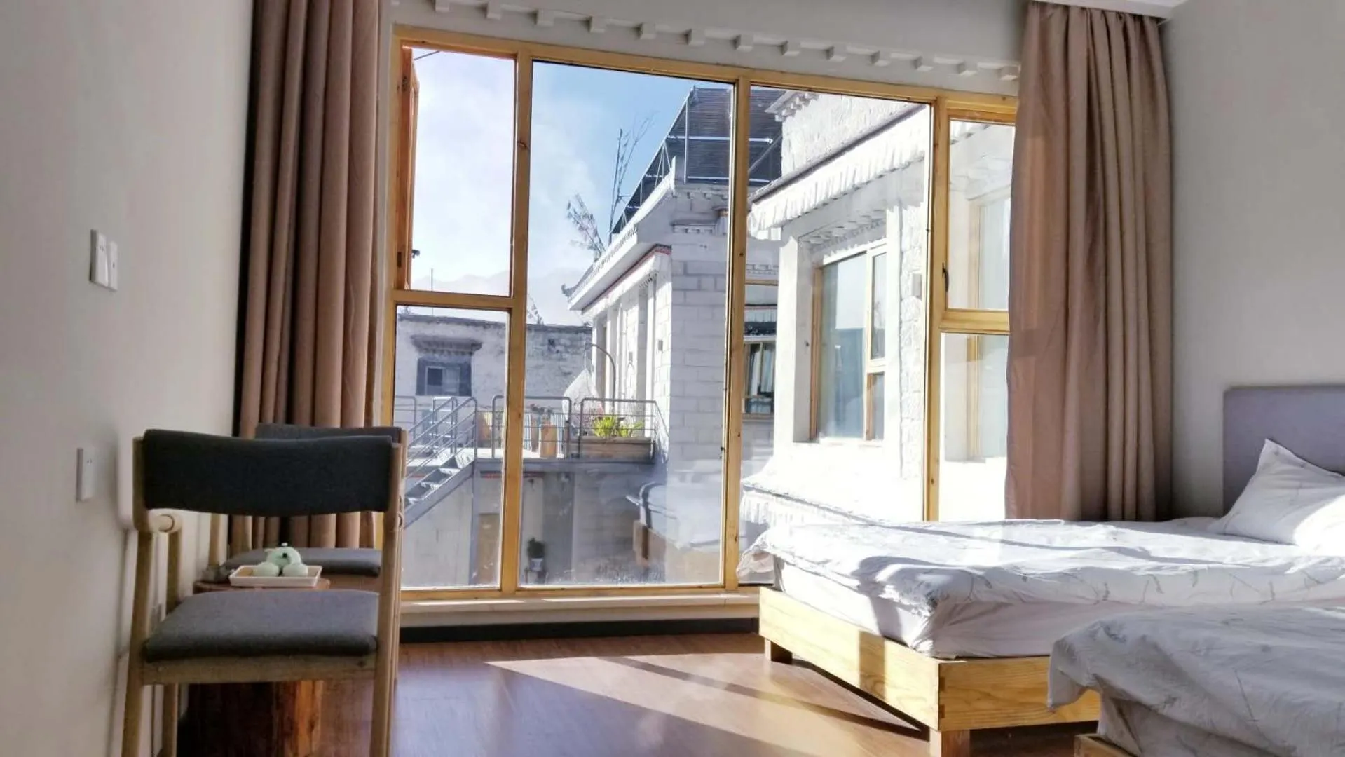 Balcony/Terrace, Bed in Fengma Feiyang Hostel