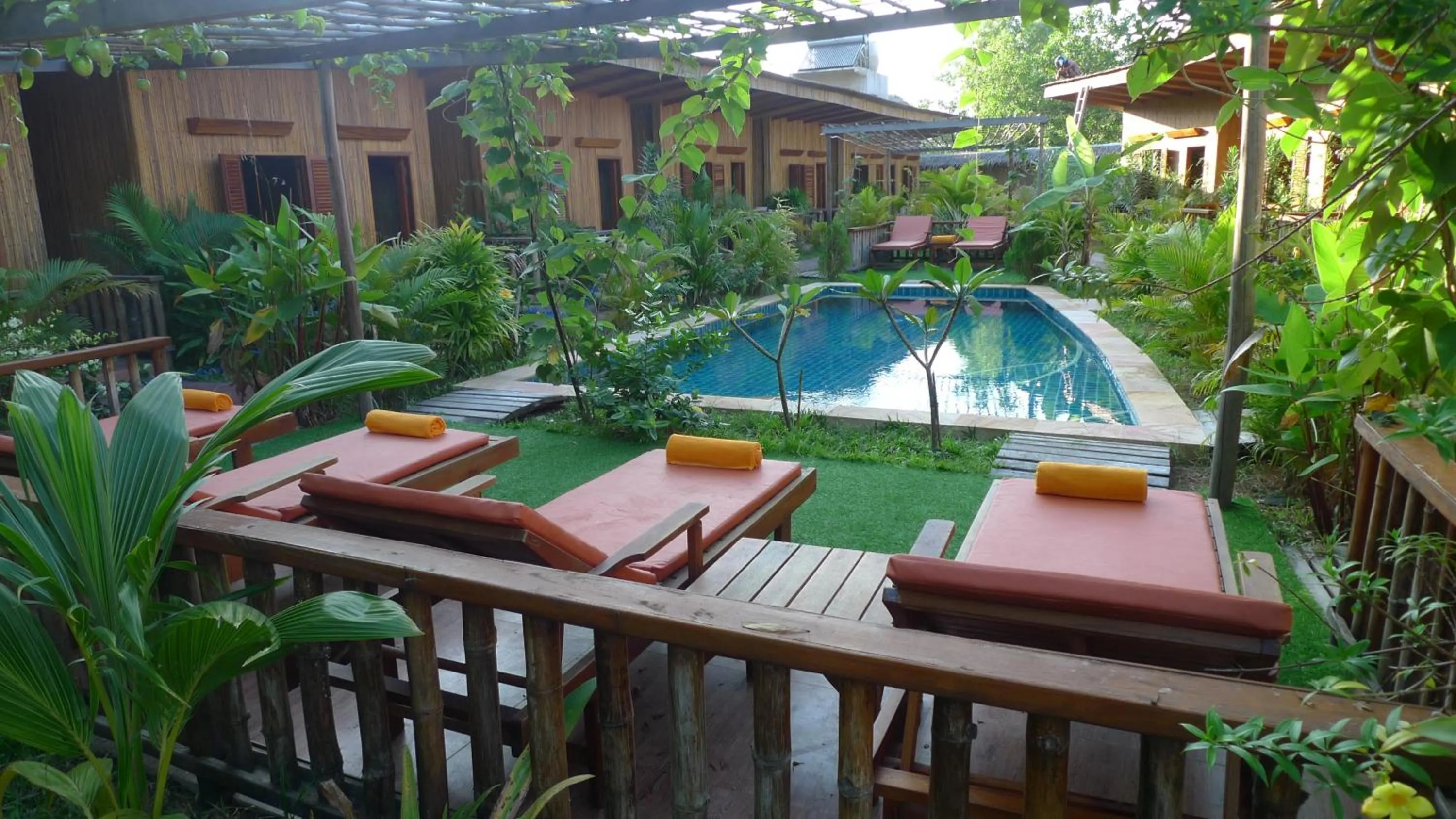 Swimming pool in Sok Sabay Resort