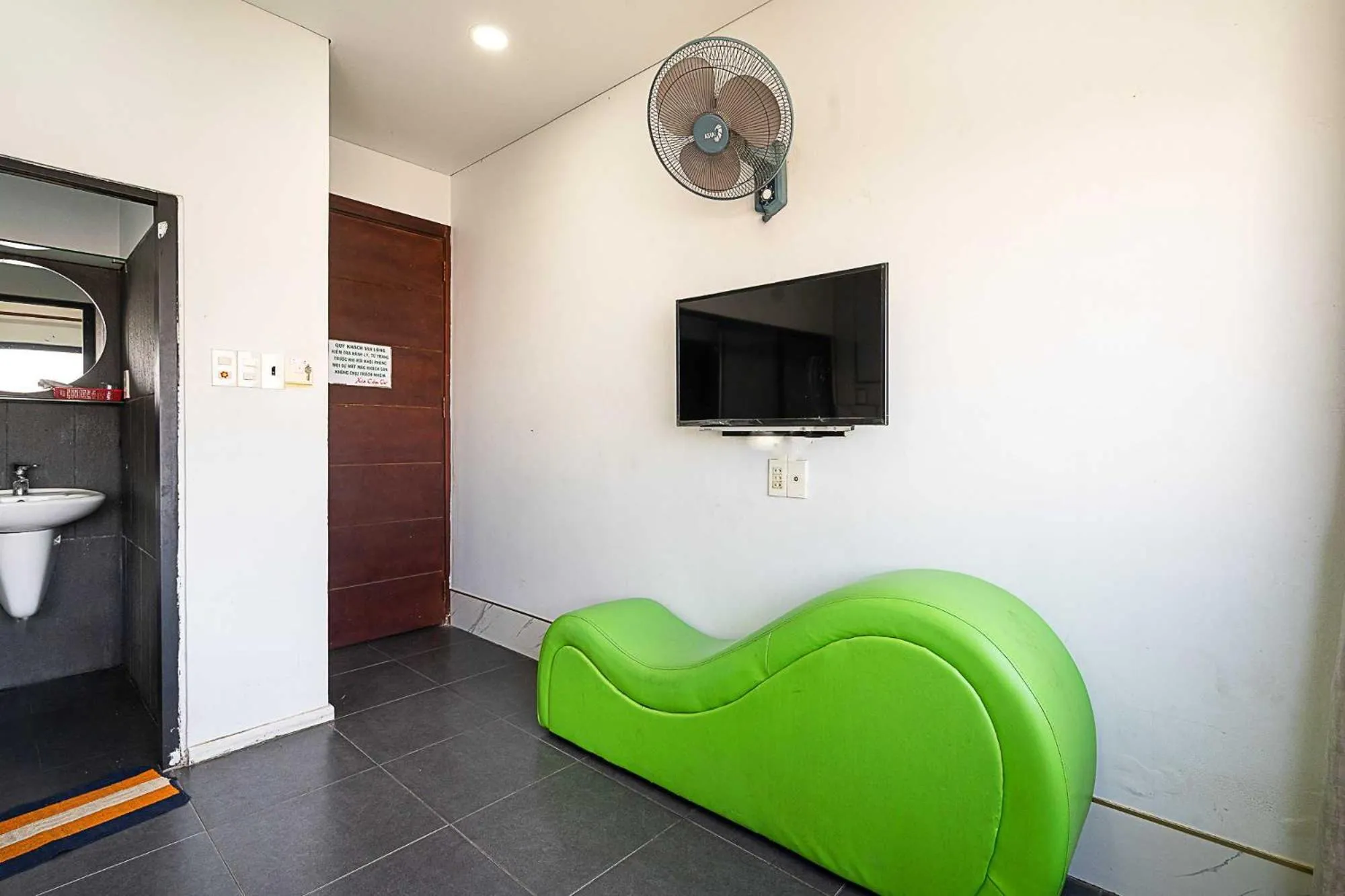 Bedroom in Collection O Duc Dat Hotel - Go Vap District