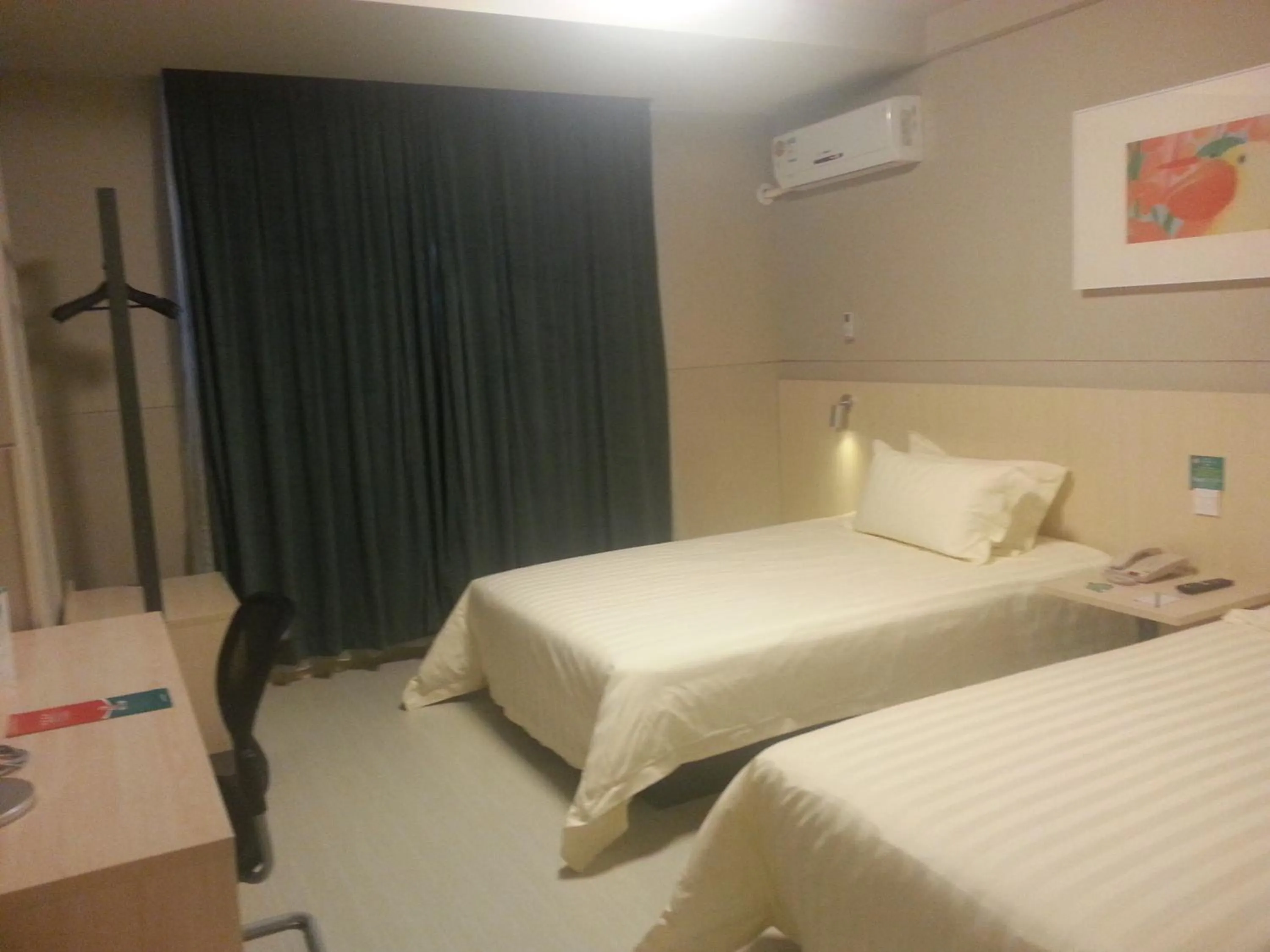 Bedroom, Bed in Jinjiang Inn Beihai Beibu Gulf Square