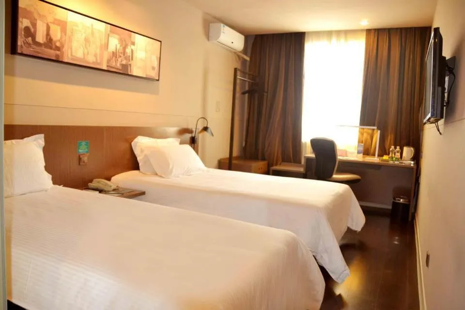 Bed in Jinjiang Inn Shenyang Middle Street Pedestrain