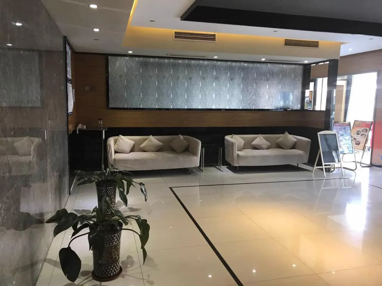 Lobby or reception in Jinjiang Inn Select Tianjin Tanggu Metro Station Zhongxin North Road