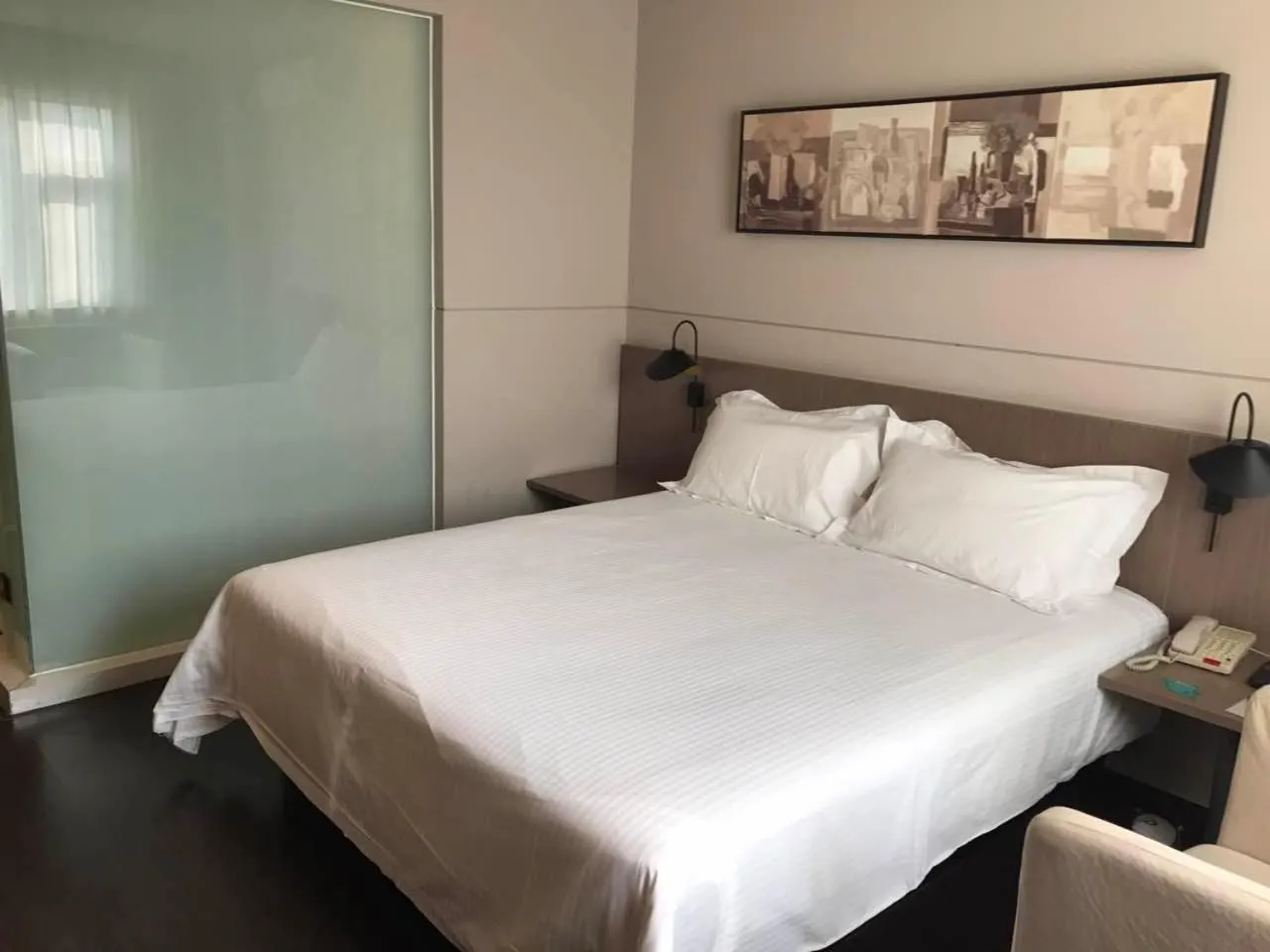 Photo of the whole room in Jinjiang Inn Select Tianjin Tanggu Metro Station Zhongxin North Road