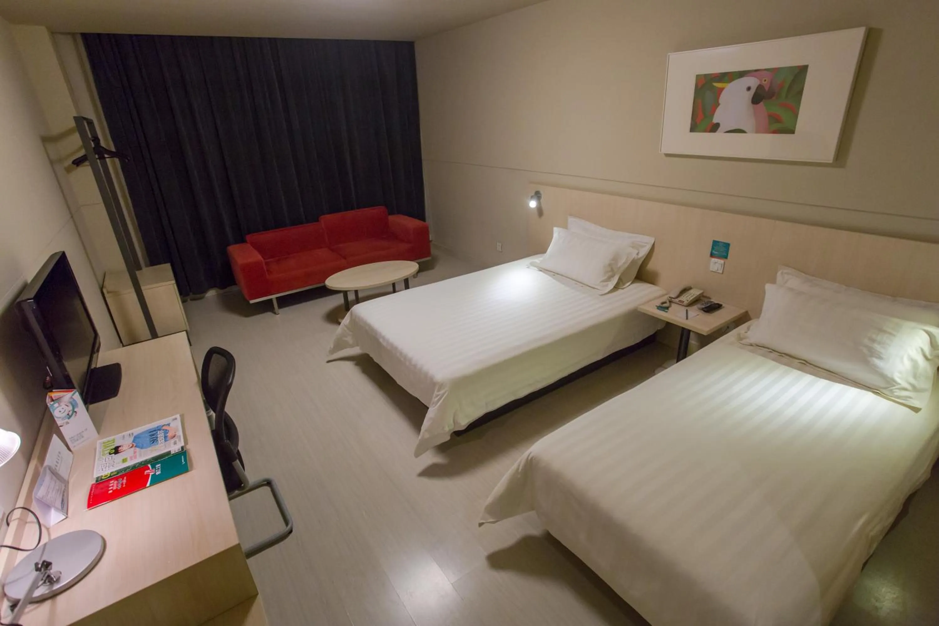 Photo of the whole room, Bed in Jinjiang Inn Beijing East Lianshi Road