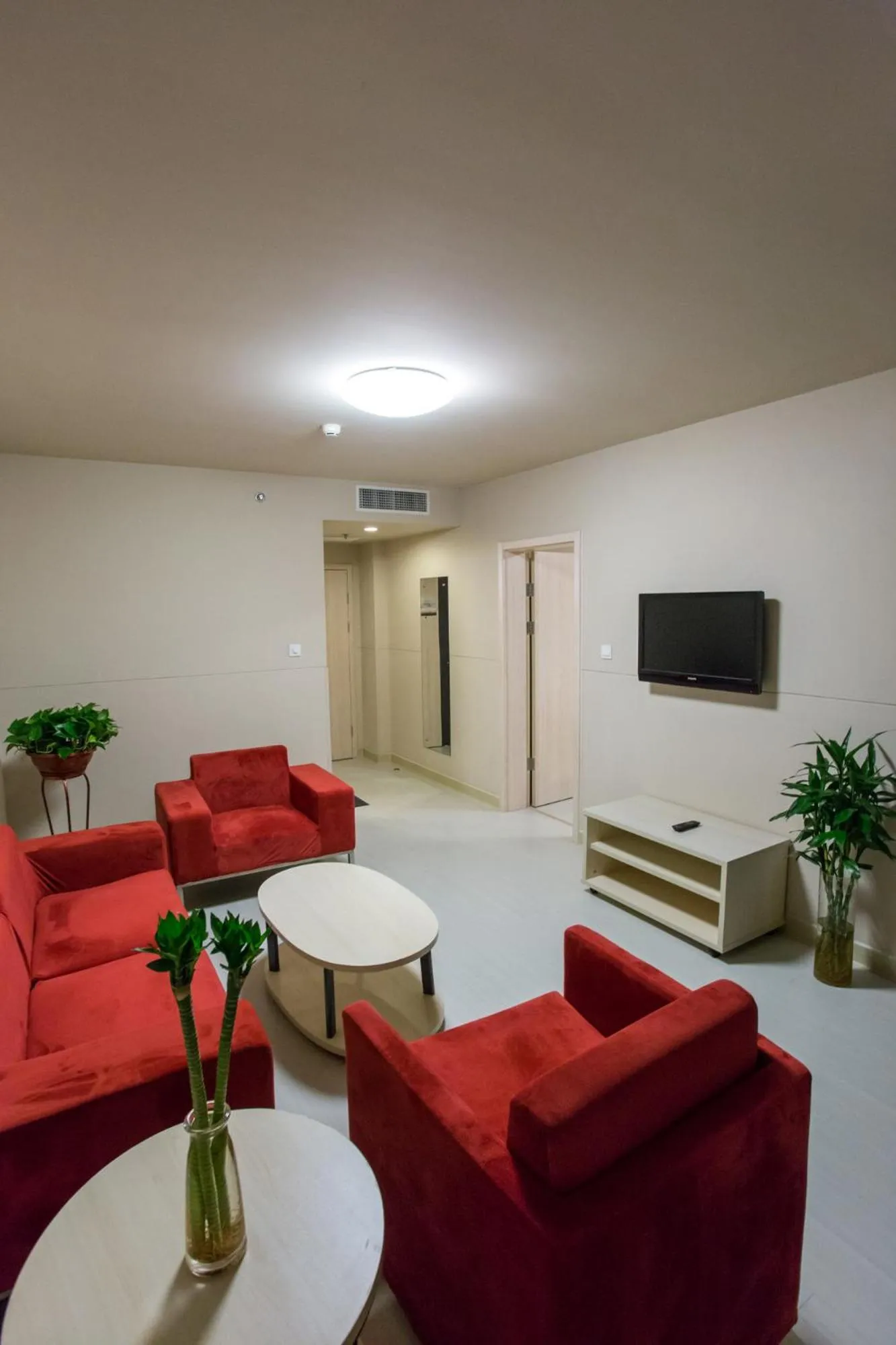 Photo of the whole room, Seating Area in Jinjiang Inn Tianjin South Station