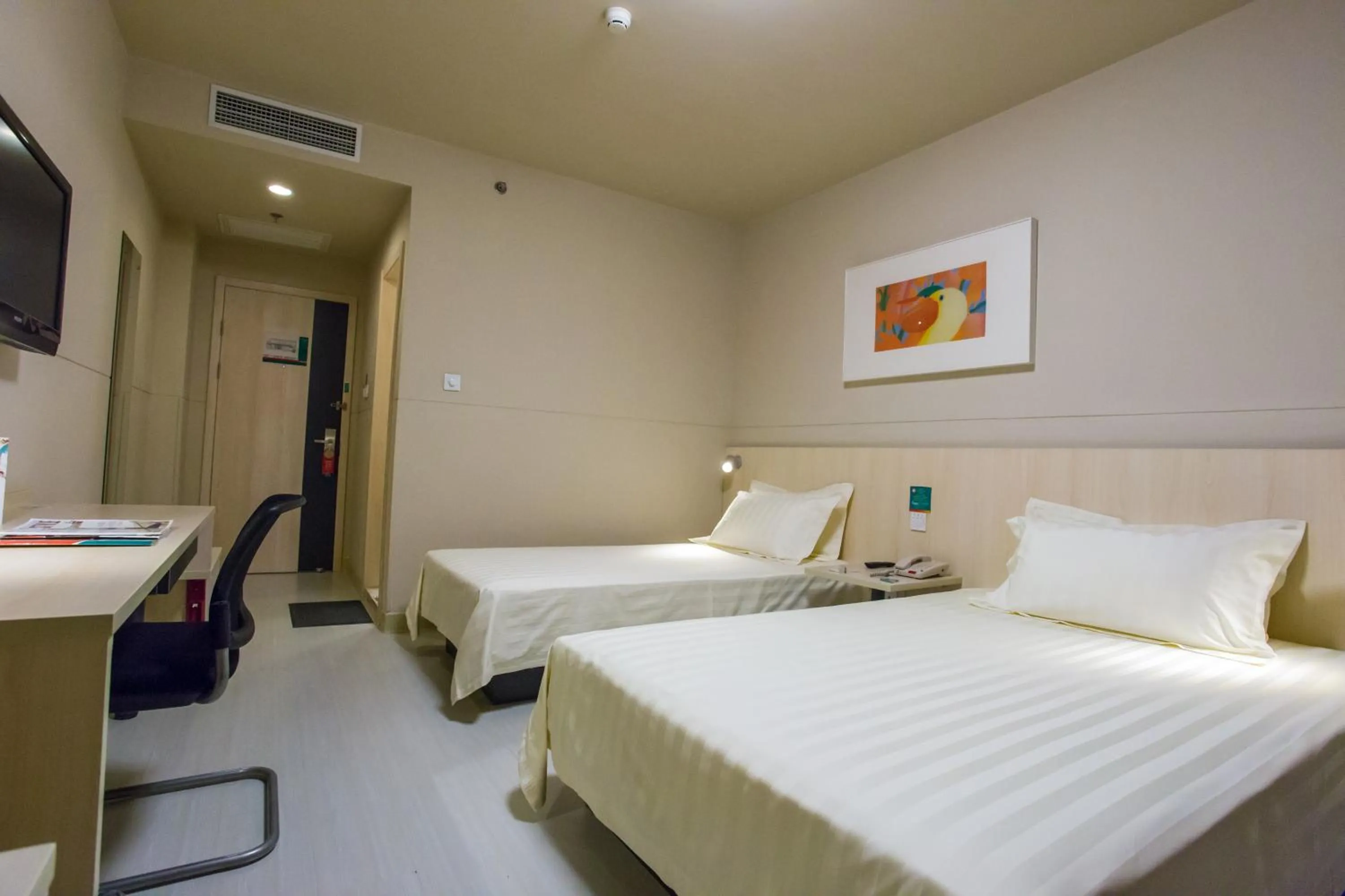 Photo of the whole room in Jinjiang Inn Tianjin South Station