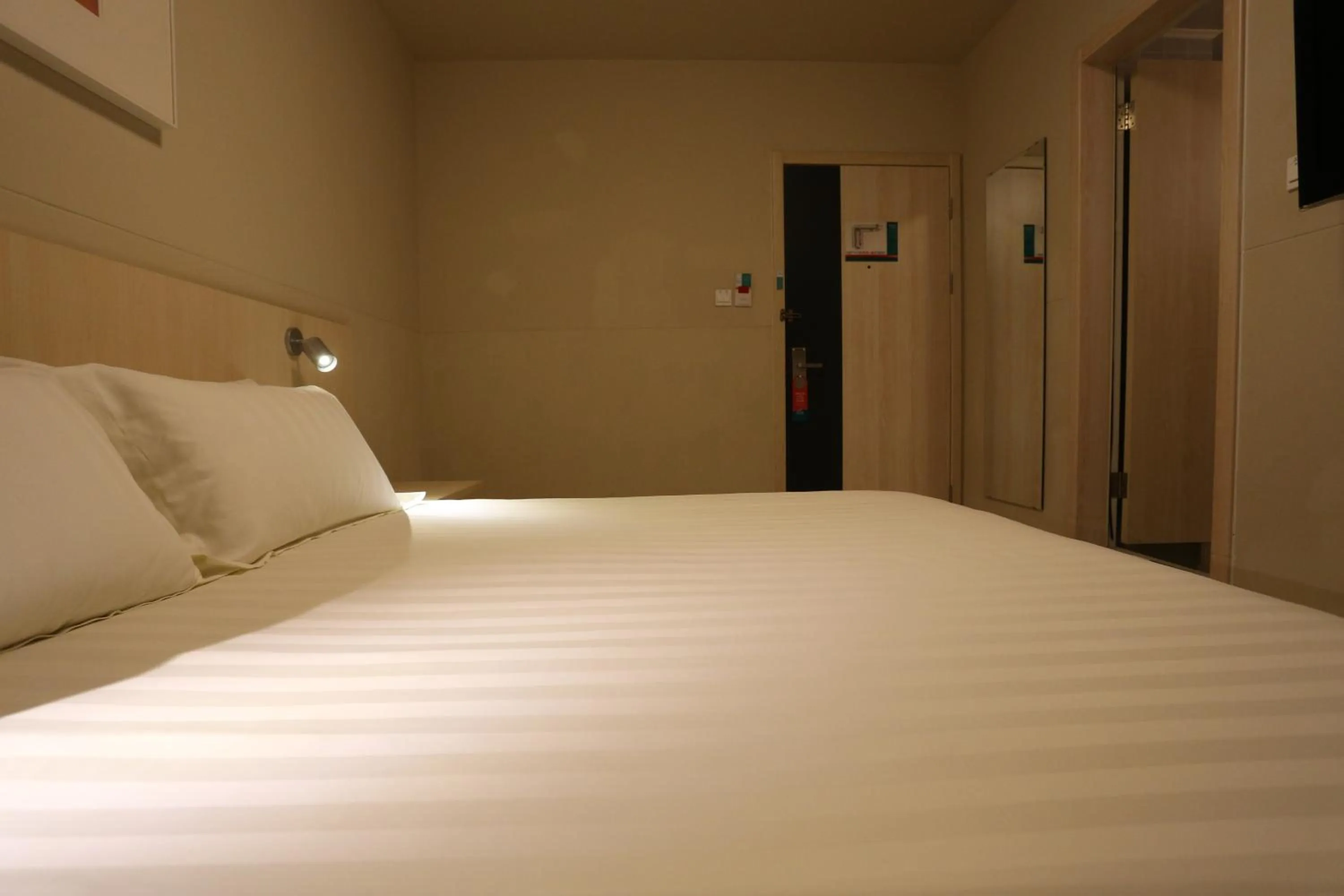 Other, Bed in Jinjiang Inn Beijing Wangfujing