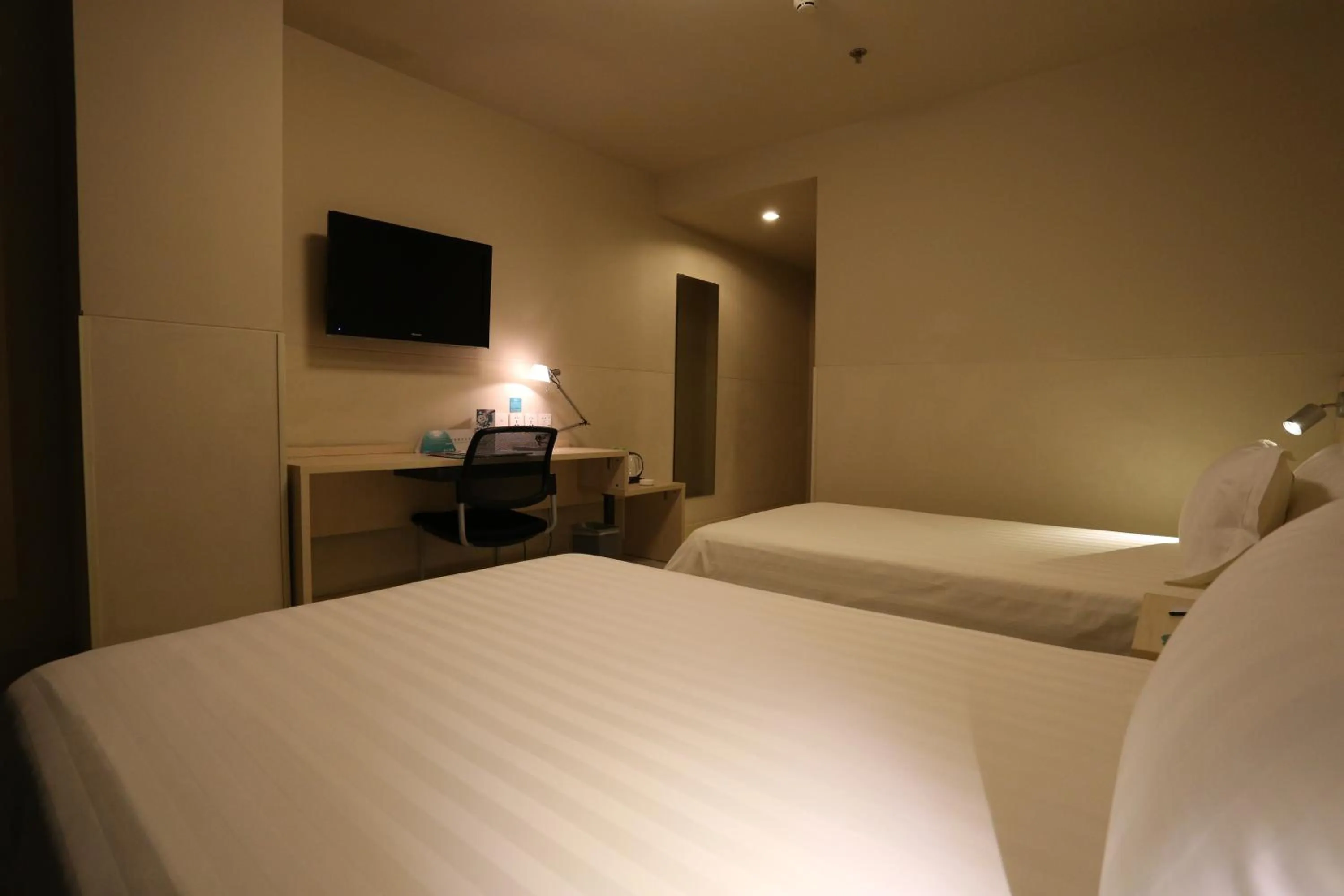 Other, Bed in Jinjiang Inn Beijing Wangfujing