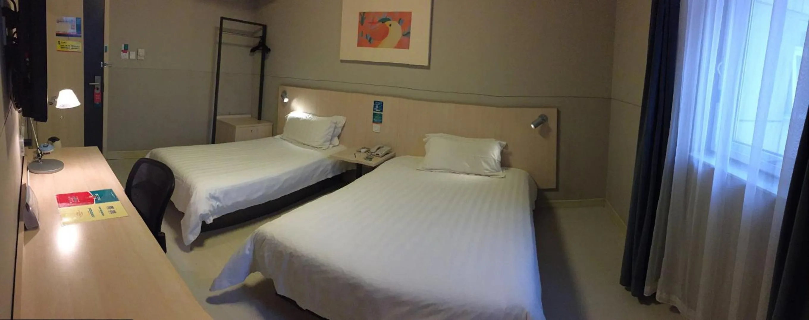 Photo of the whole room, Bed in Jinjiang Inn Changzhi Bayi Square
