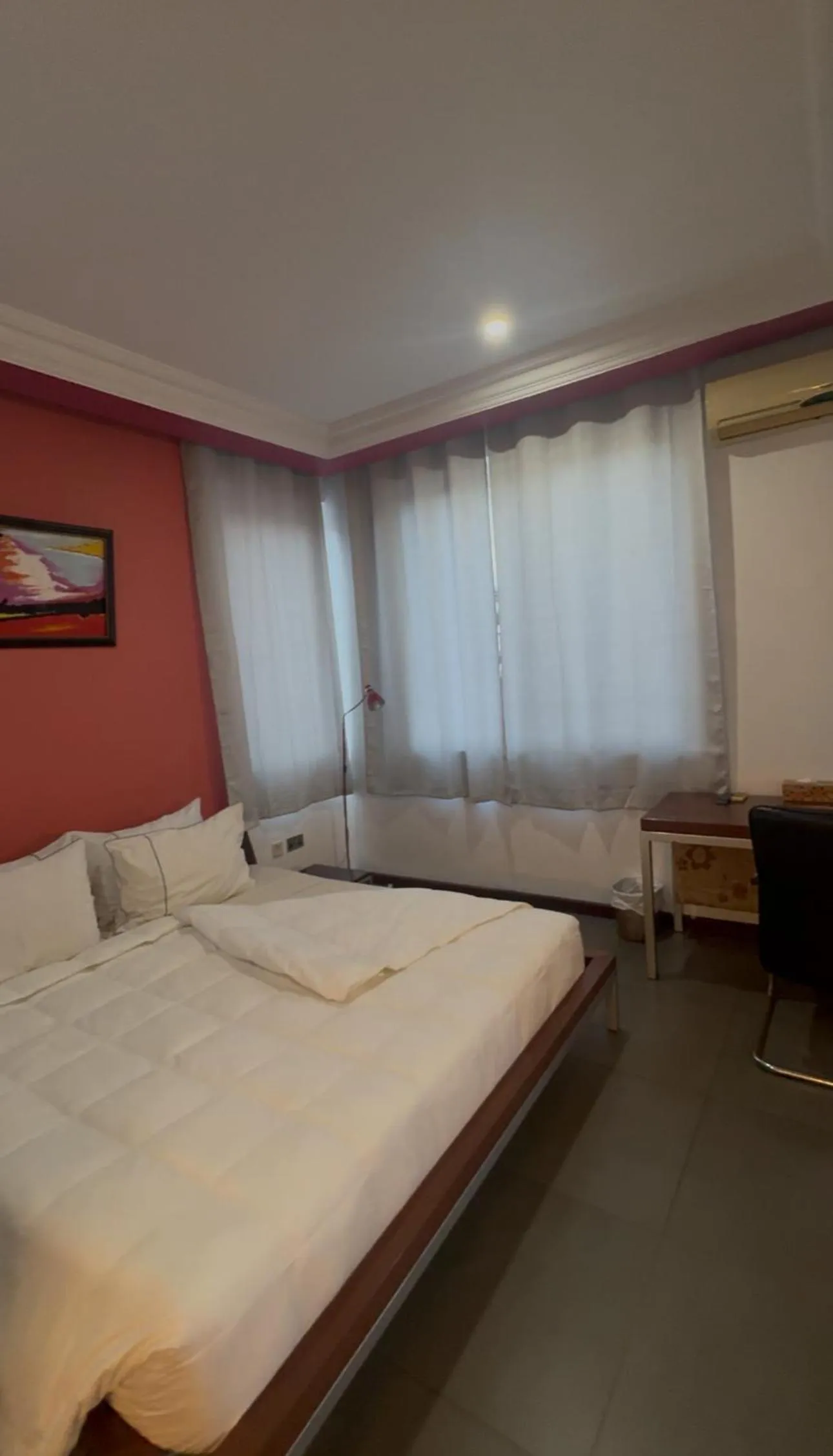 Photo of the whole room in Maxlot Hotel