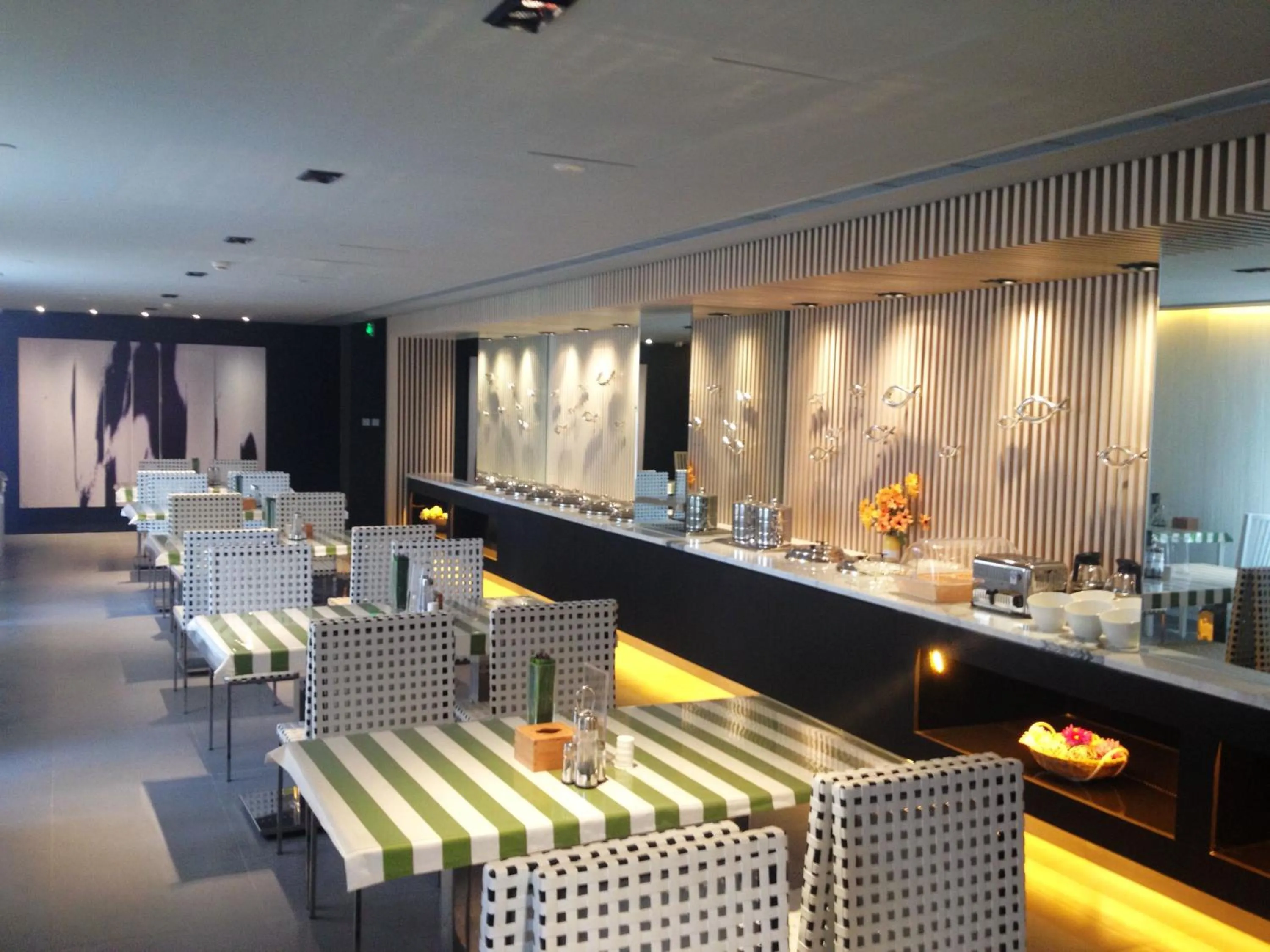 Restaurant/places to eat in Jinjiang Inn Dalian Lianhe Road