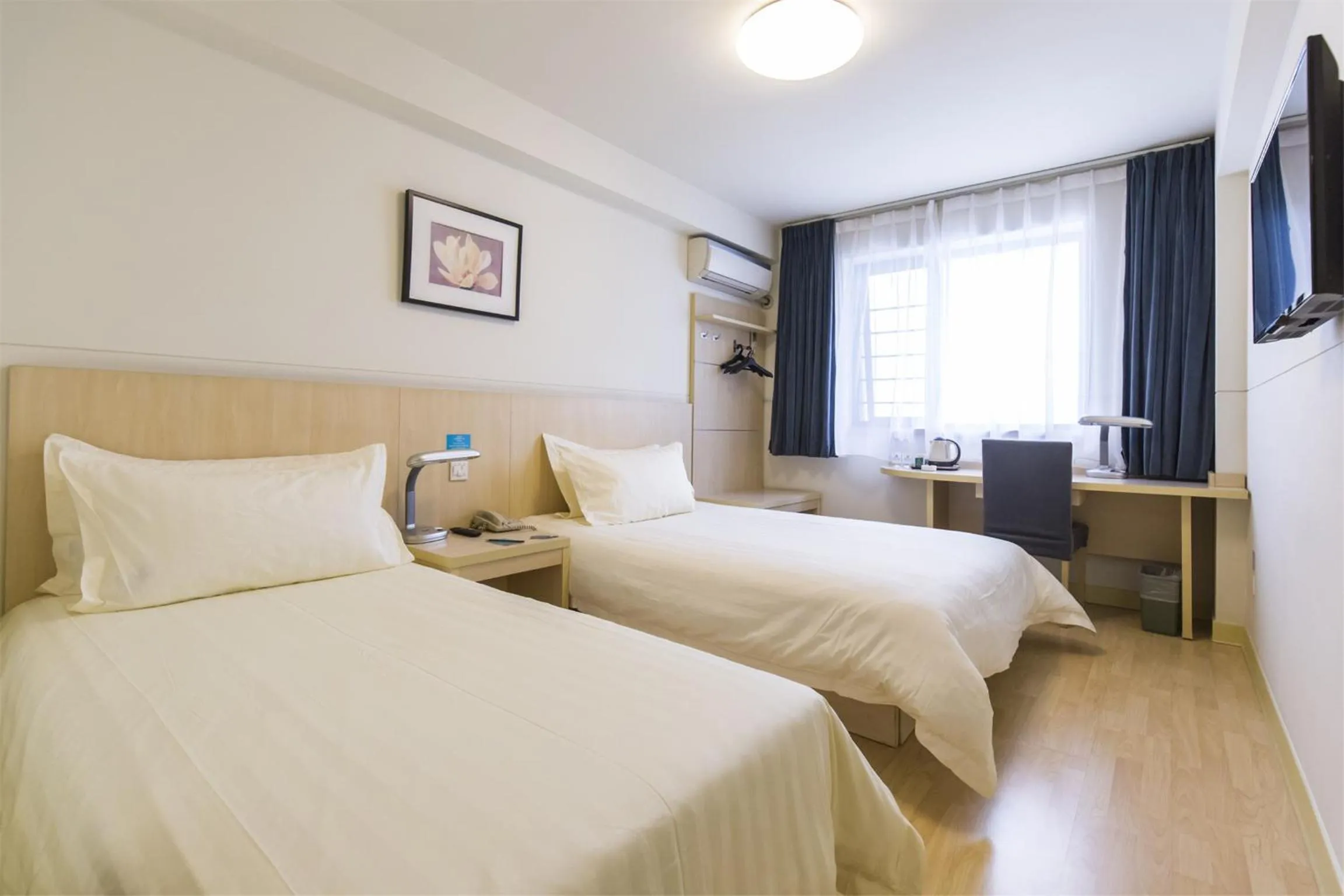 Bedroom, Bed in Jinjiang Inn Shenyang Zhongshan Square Medical University First Hospital