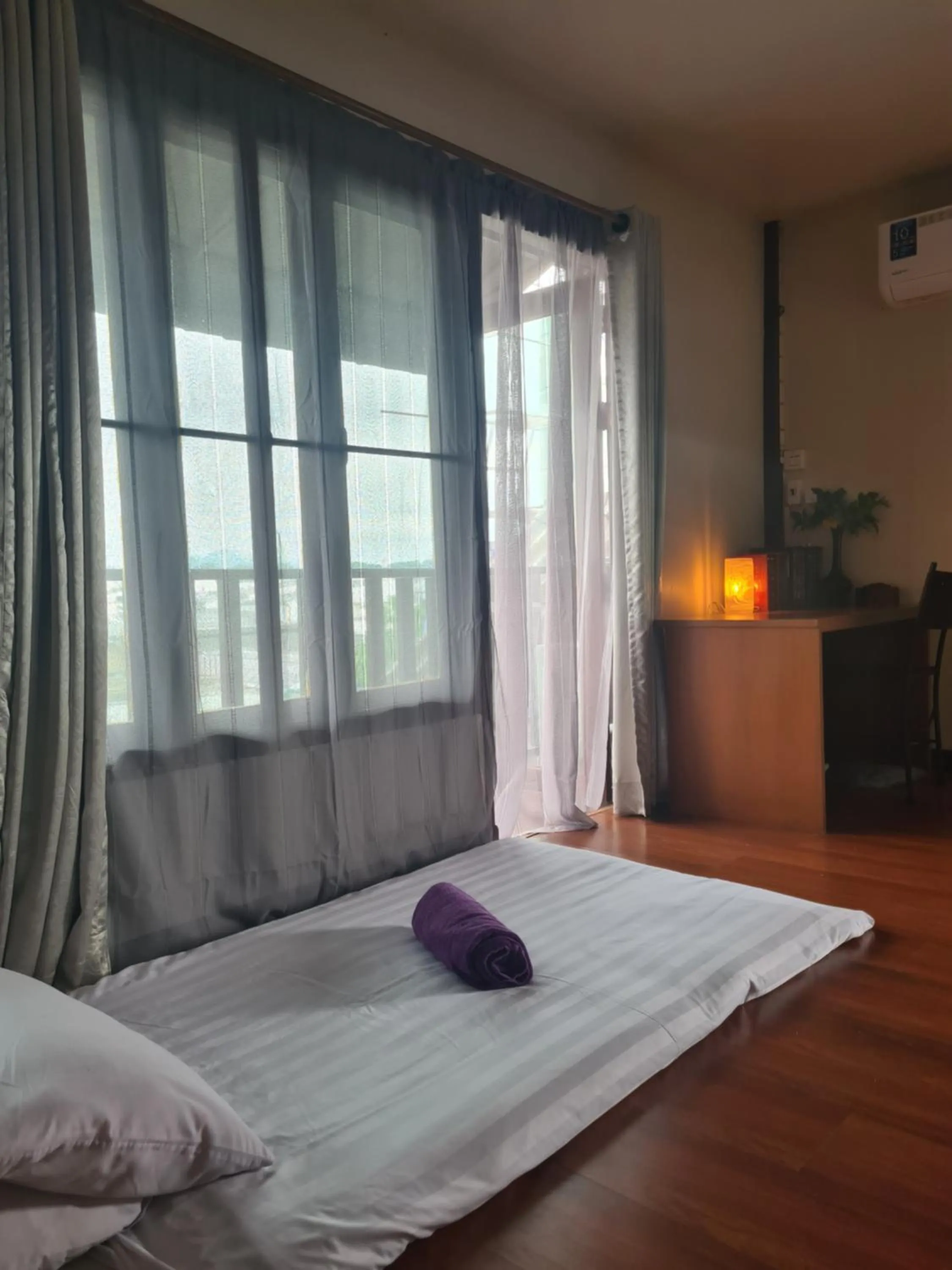 Property building, Bed in The North Hotel