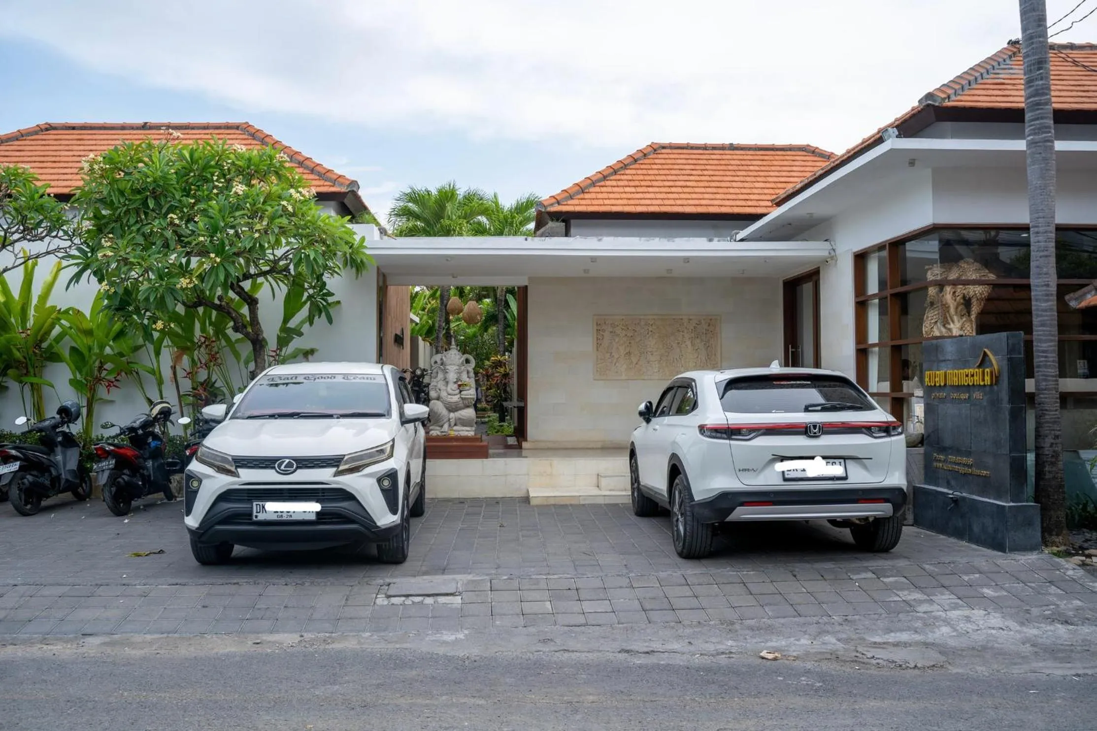 Parking in Kubu Manggala Villas Seminyak