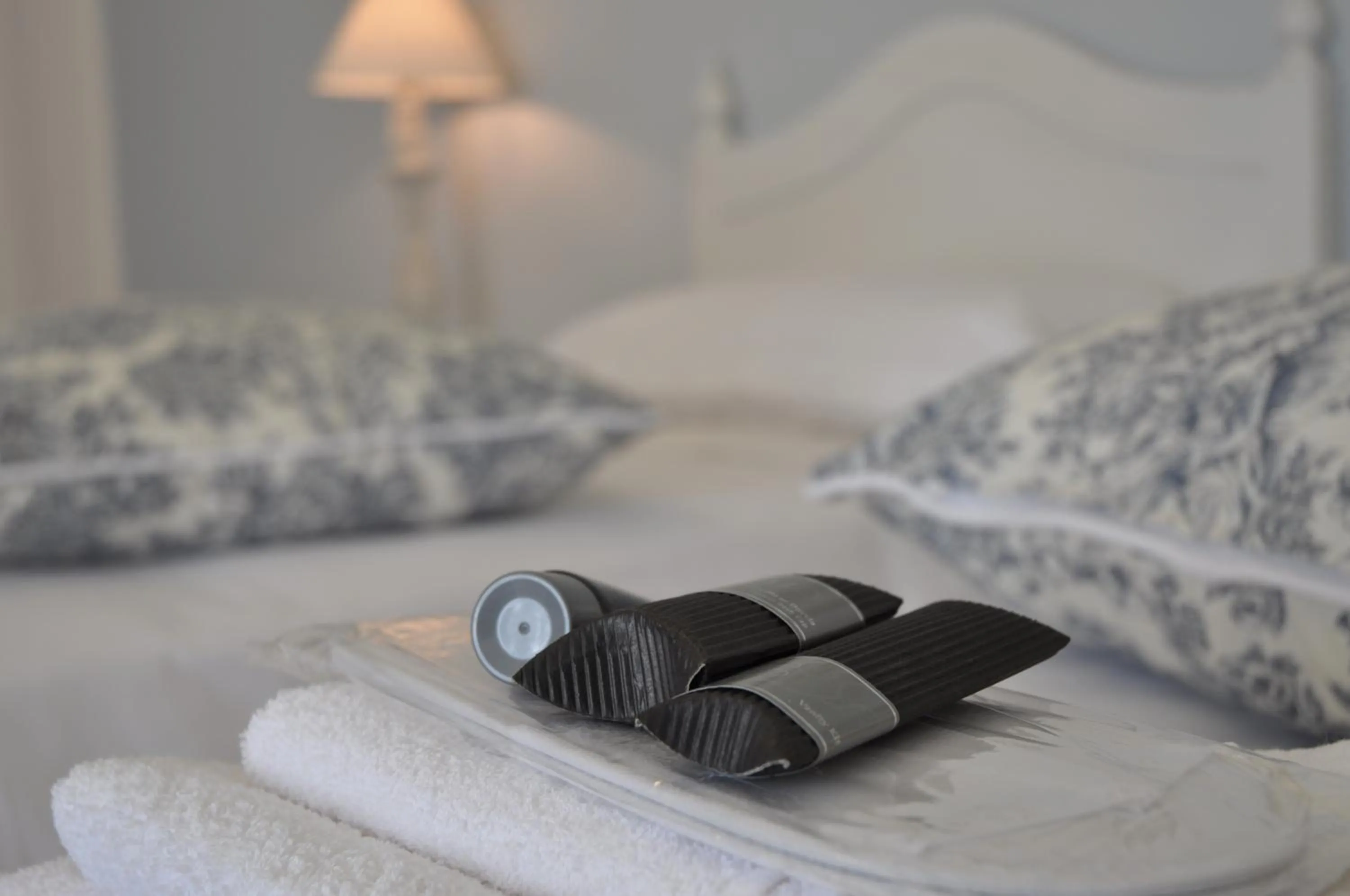 Decorative detail, Bed in Le stanze di Rebecca