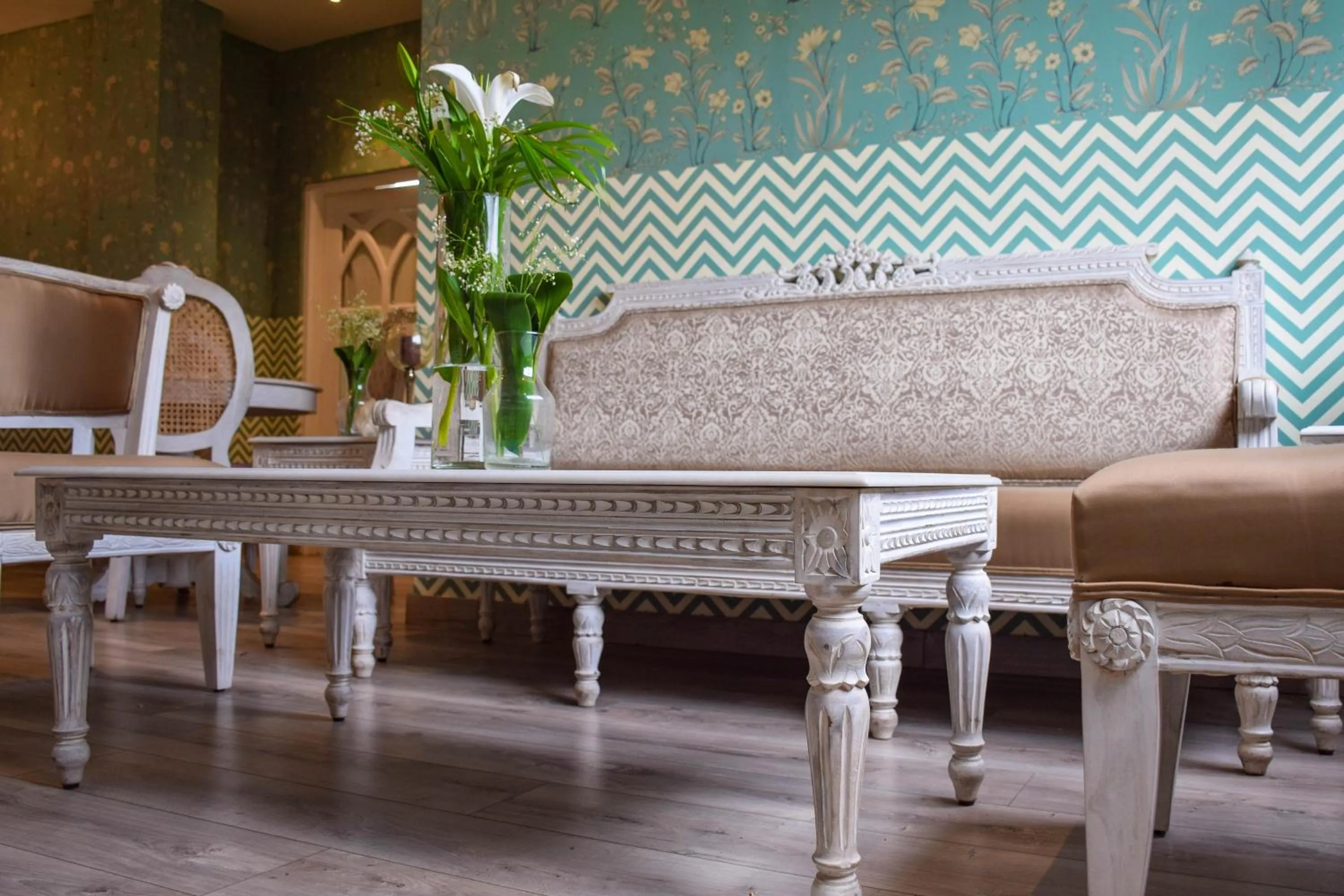 Restaurant/places to eat in Pandya Niwas