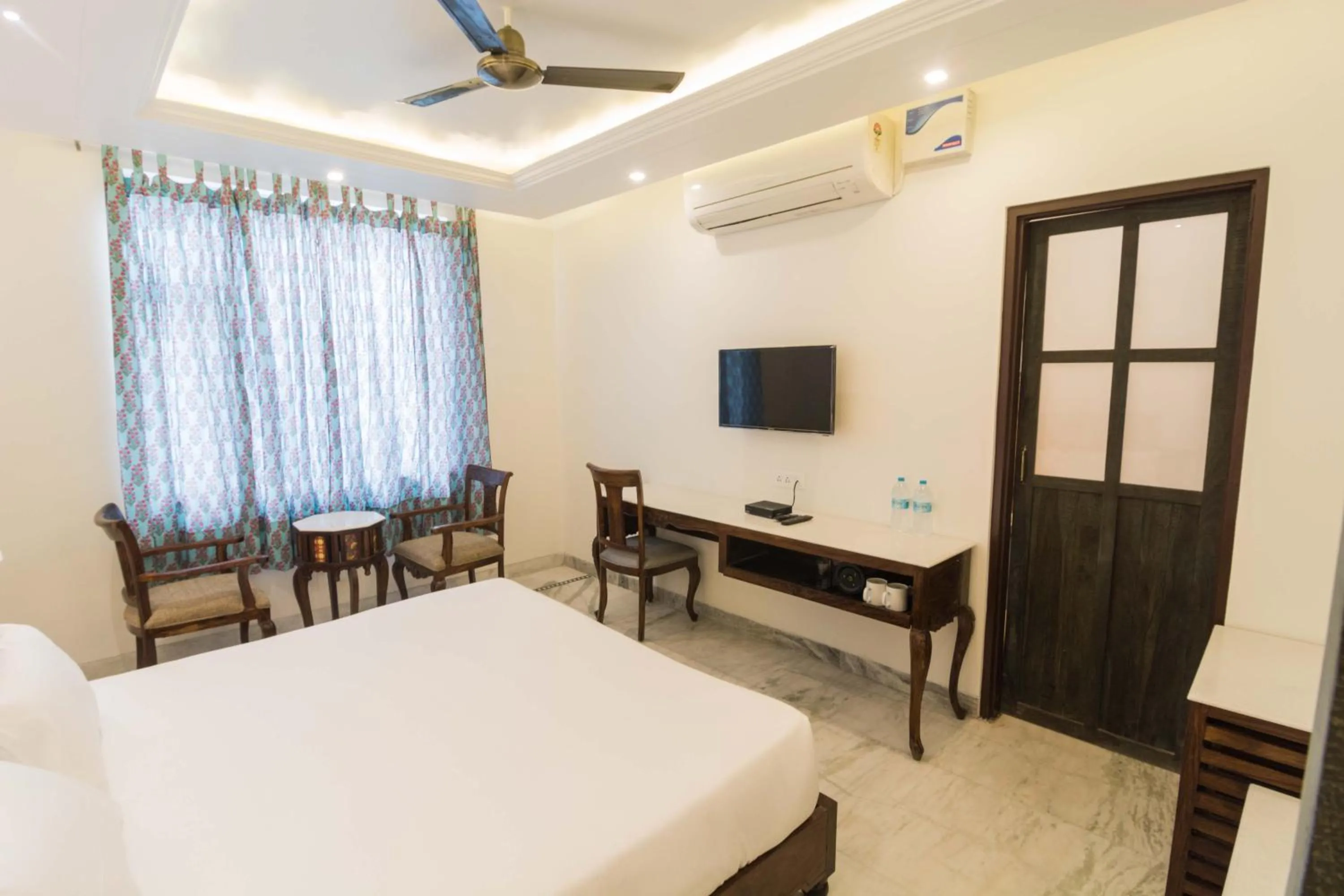 Breakfast, Bed in Pandya Niwas