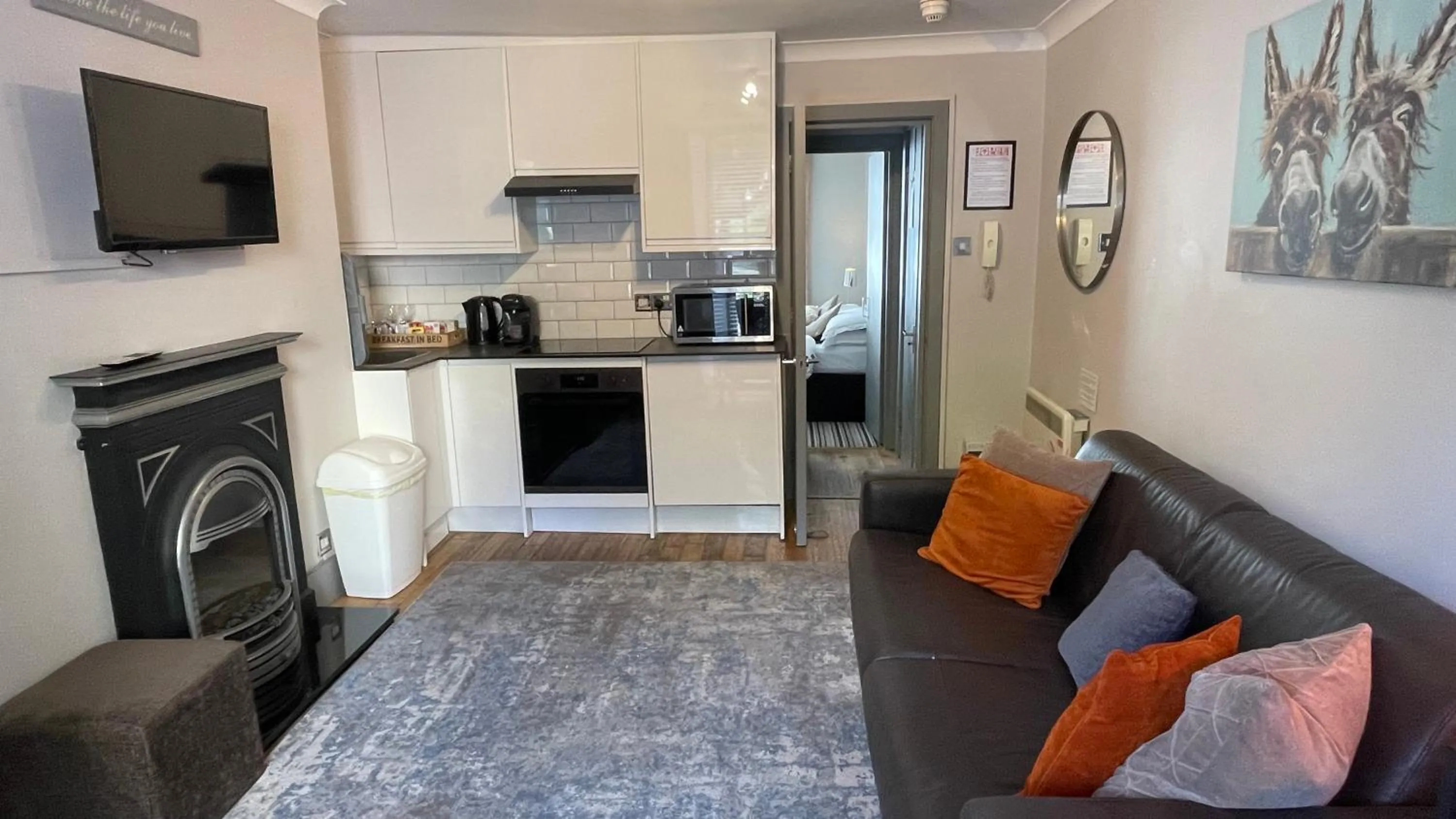 Kitchen or kitchenette in EI8HT Brighton Guest Accommodation