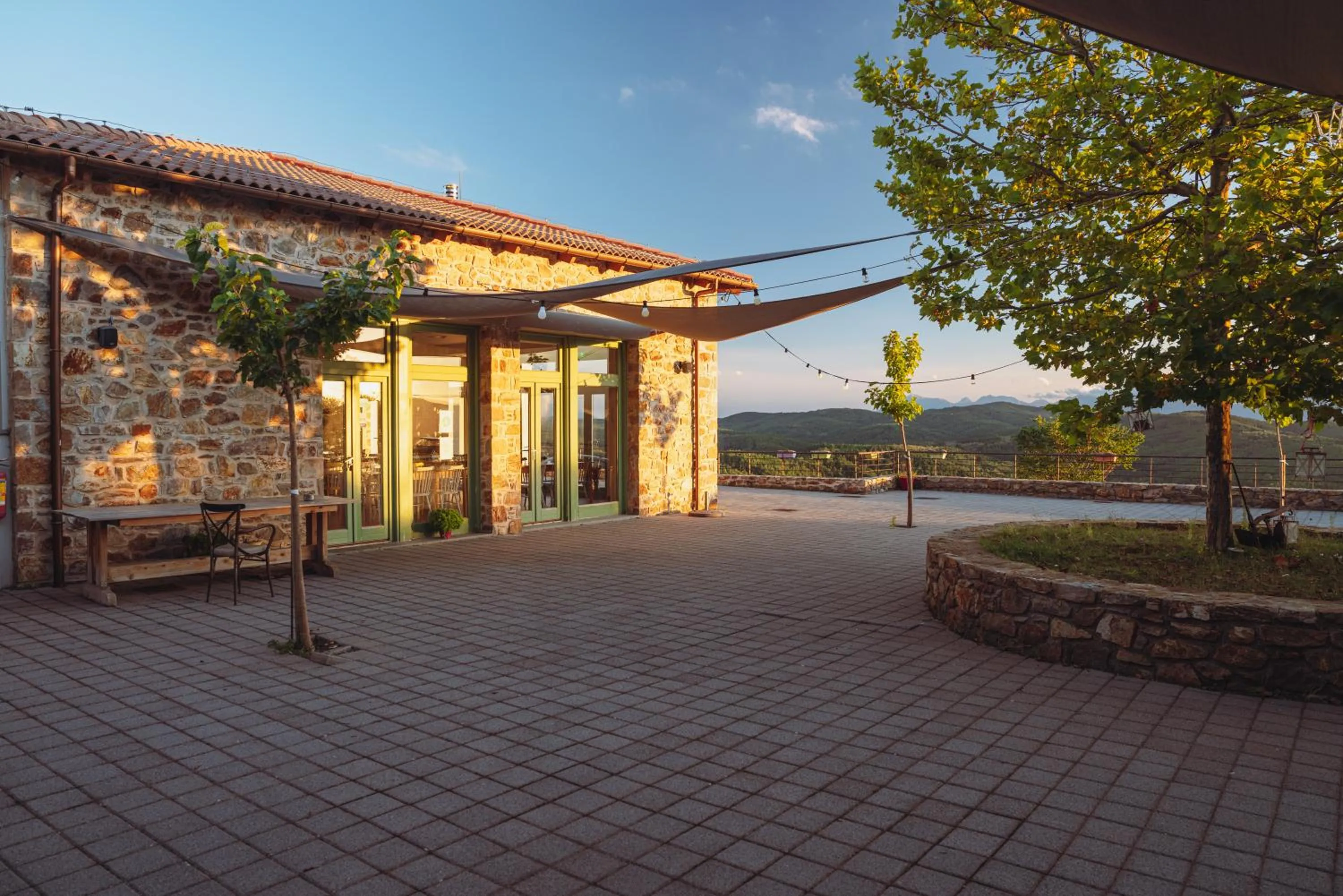 Restaurant/places to eat in Foresta in Medias Mores