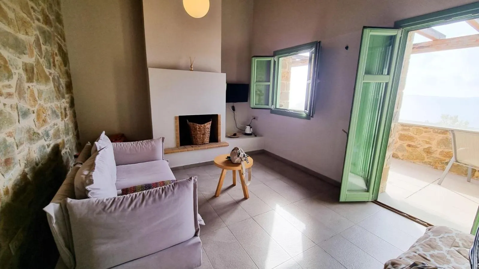 Property building in Foresta in Medias Mores