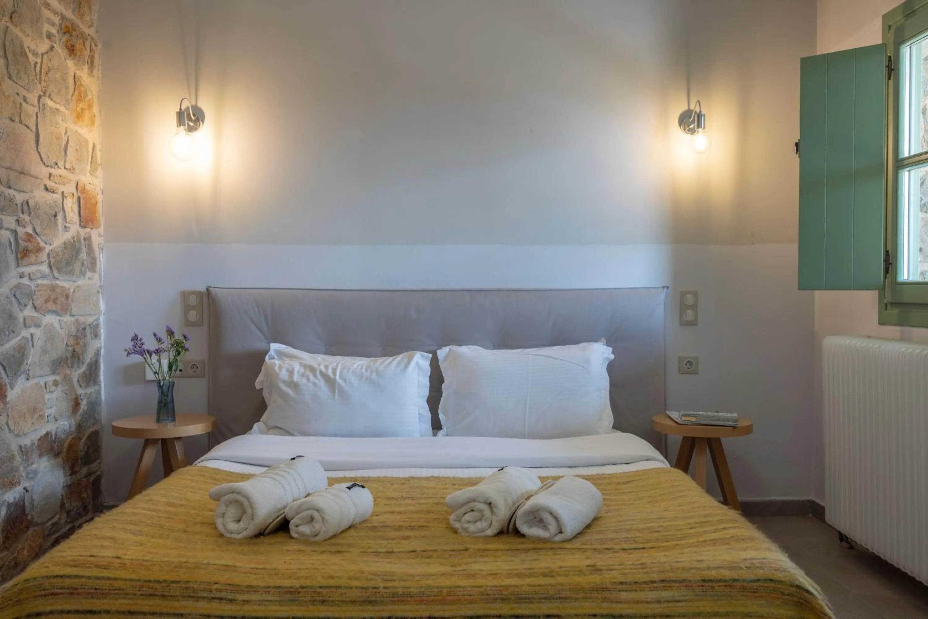 Bed in Foresta in Medias Mores