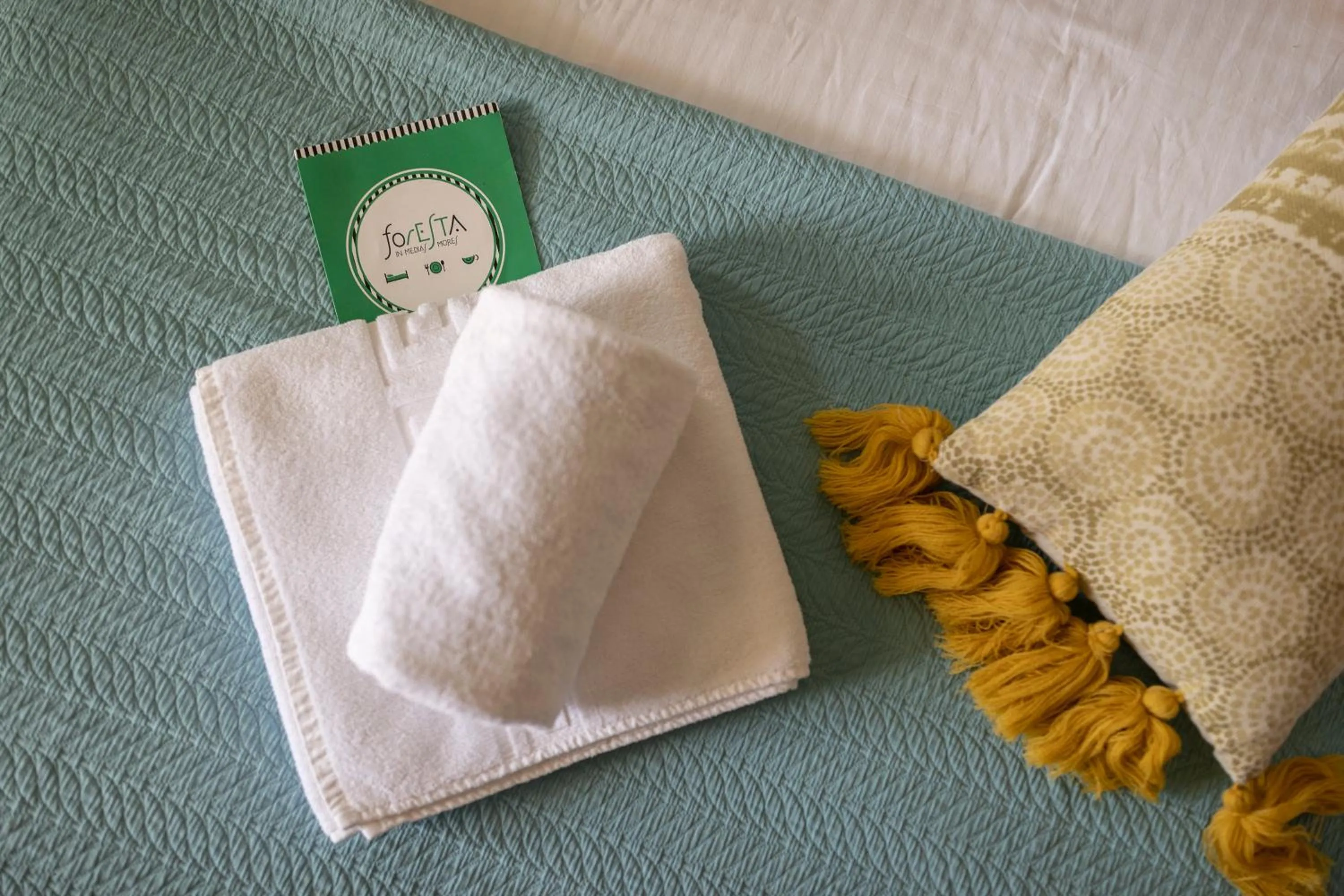 Property logo or sign, Bed in Foresta in Medias Mores