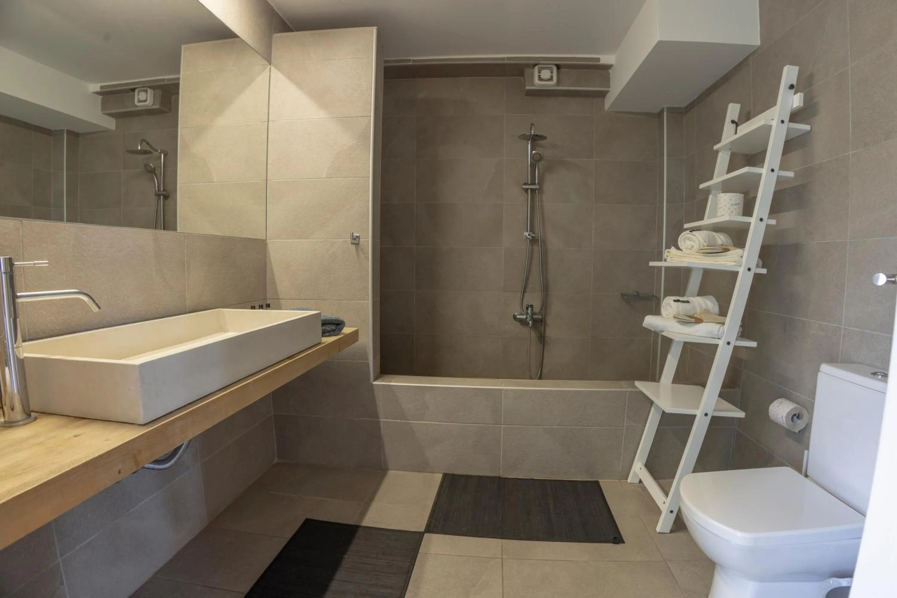 Bathroom in Foresta in Medias Mores