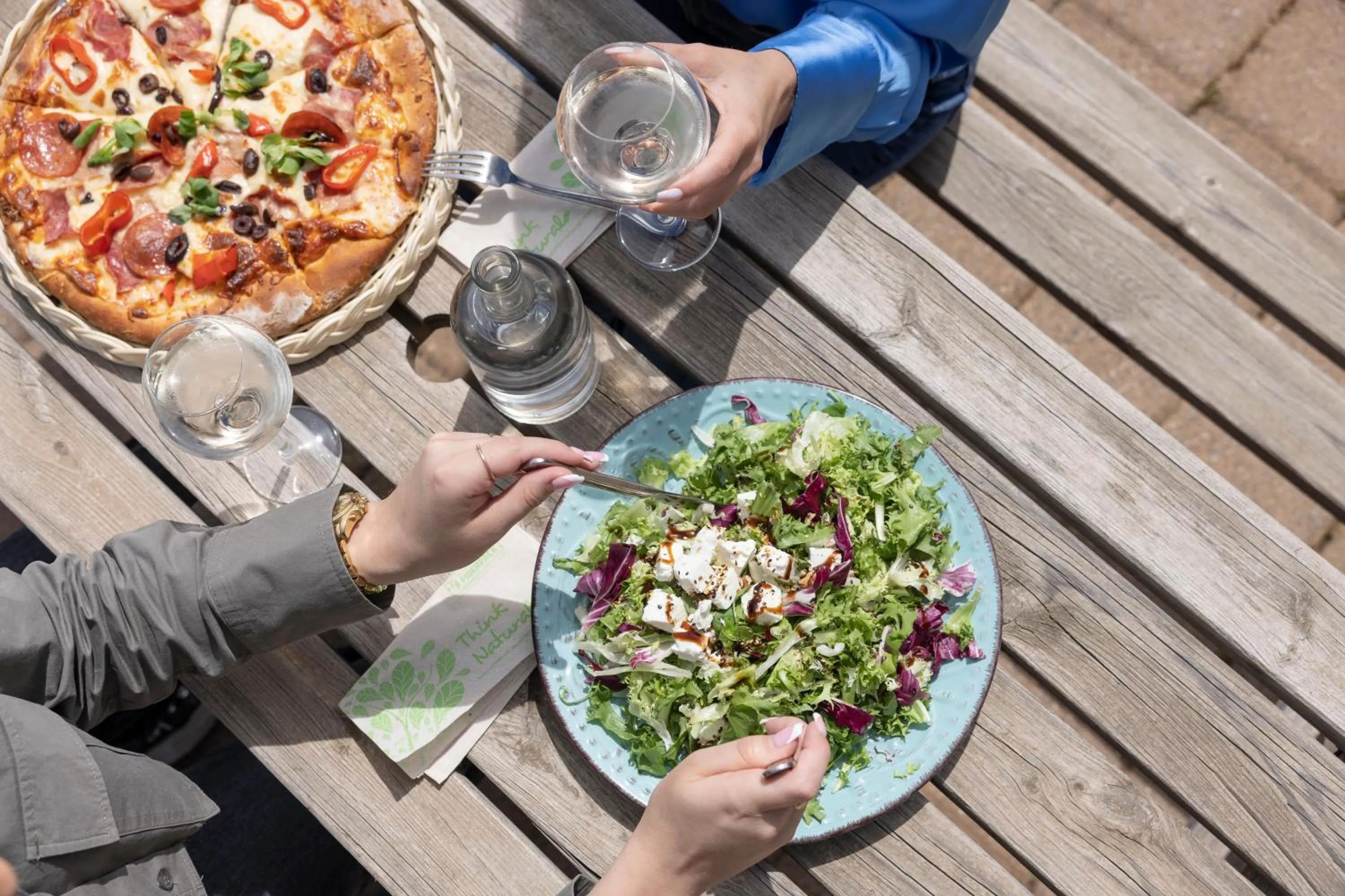 Food in Foresta in Medias Mores