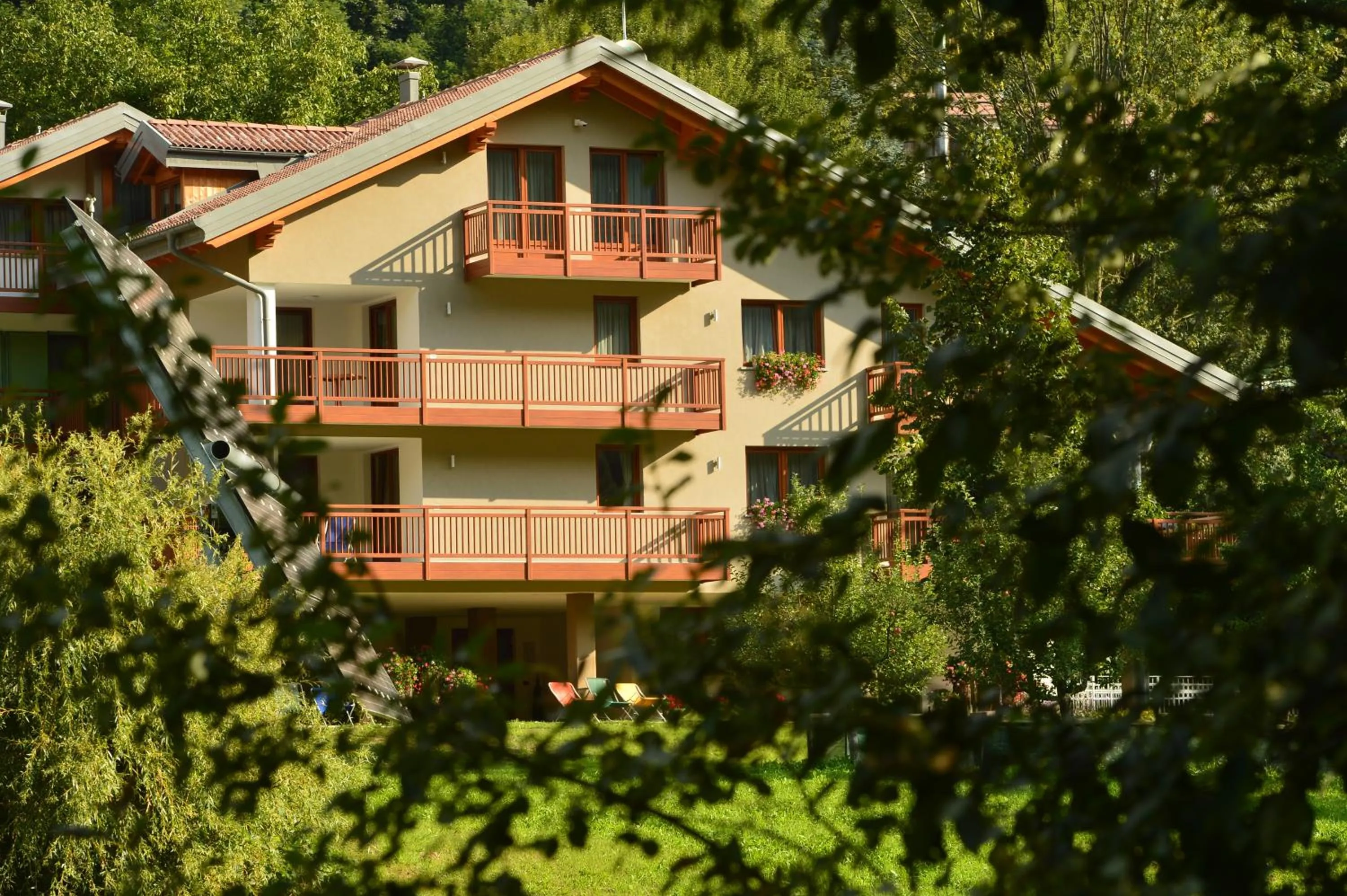 Property building in La Casa al Noce