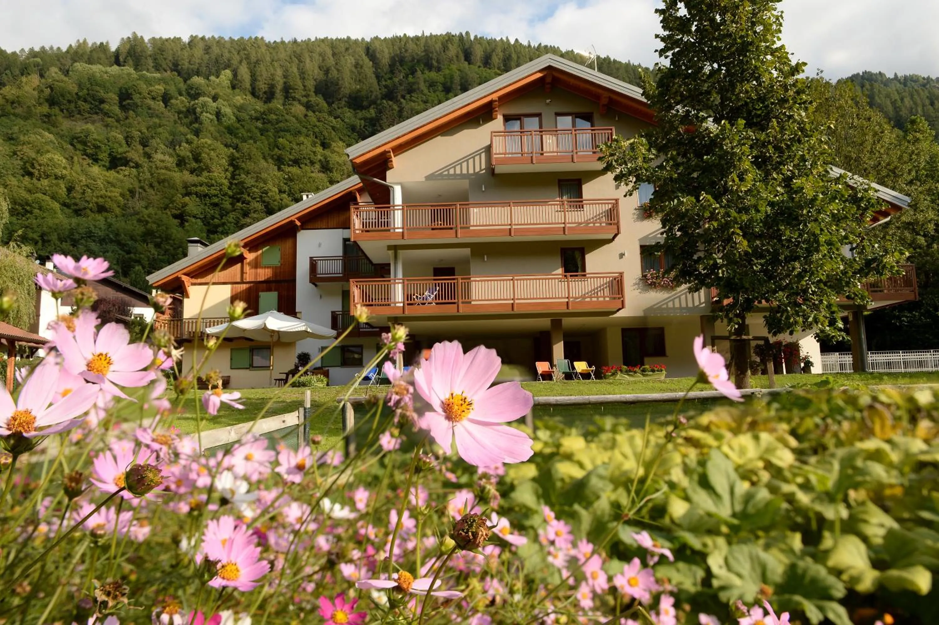 Facade/entrance in La Casa al Noce
