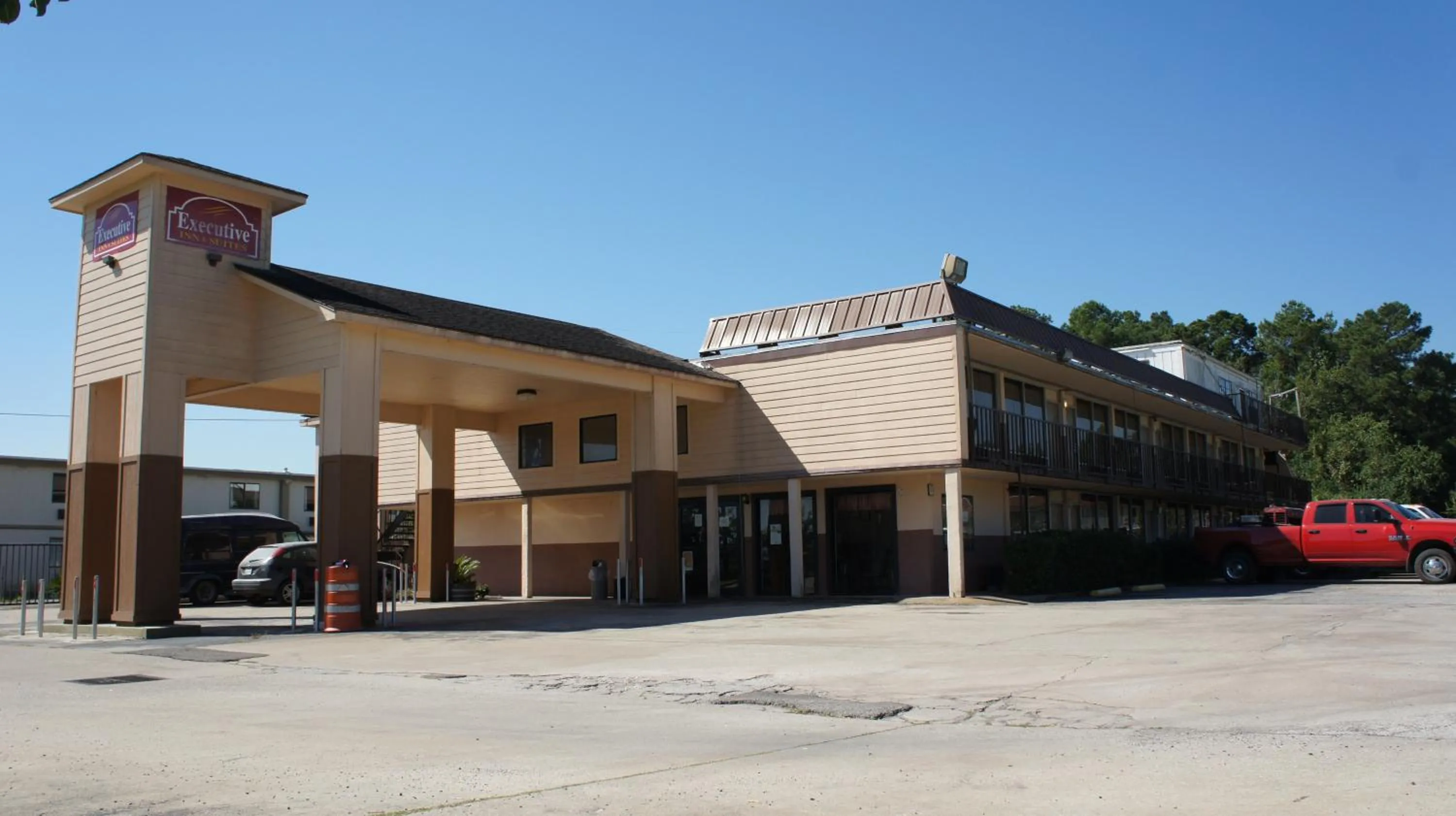 Executive Inn & Suites