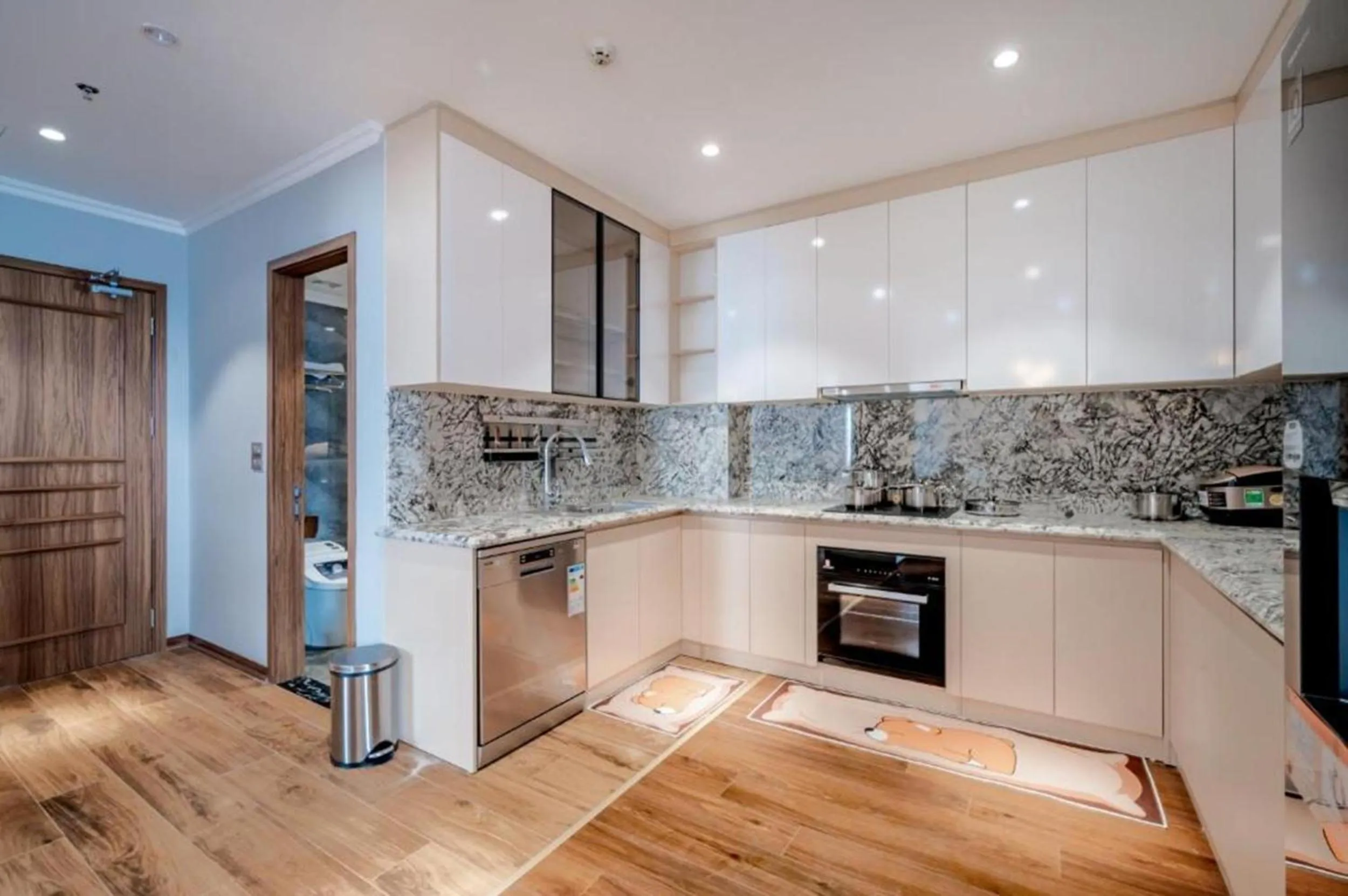 stove in Luxe Paradise Suites Tay Ho