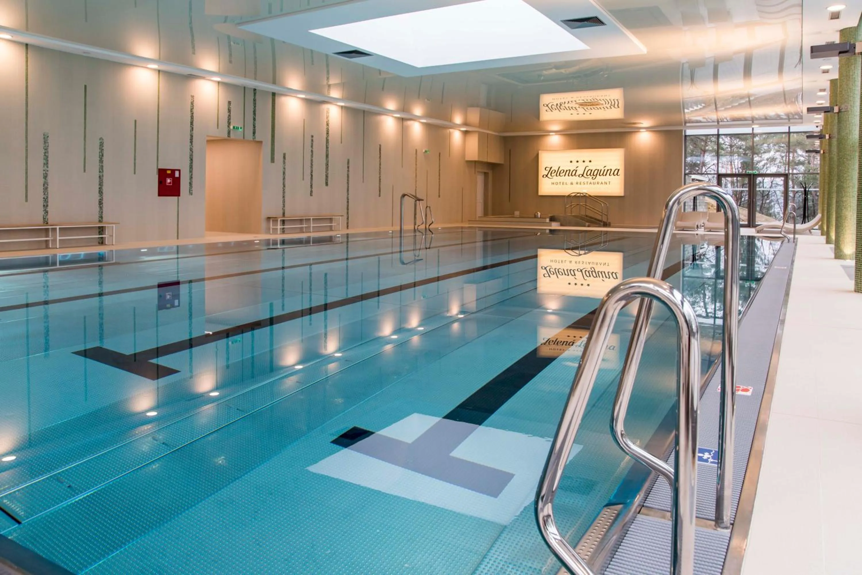 Swimming pool in Hotel Zelená Lagúna