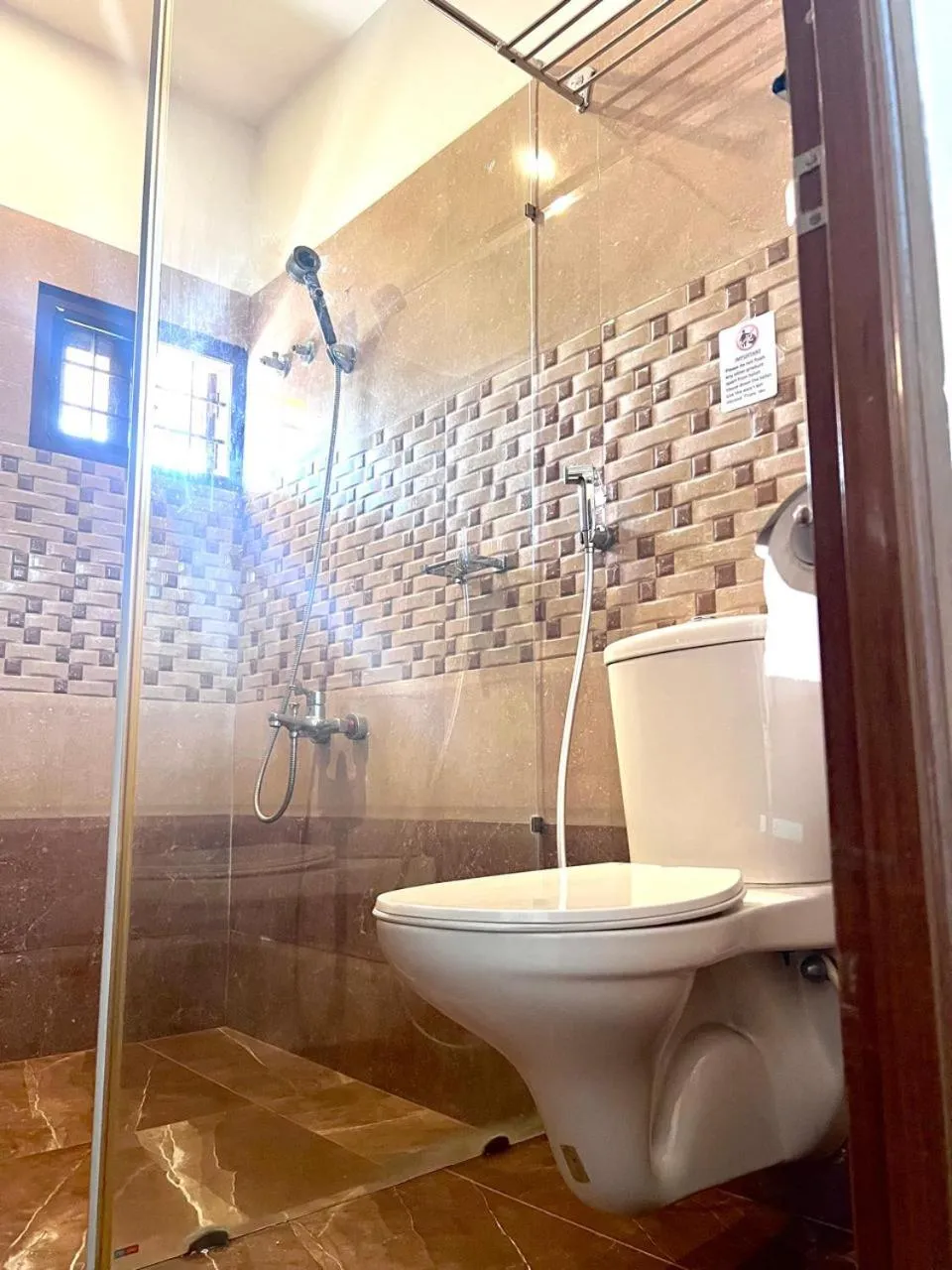 Shower in Fortkochi Beach Inn