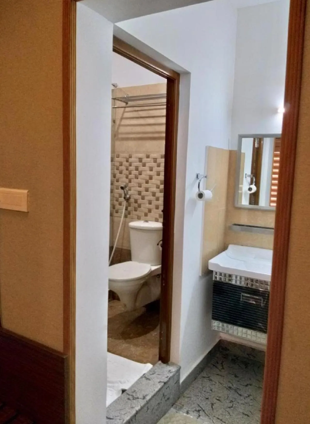 Bathroom, Bed in Fortkochi Beach Inn