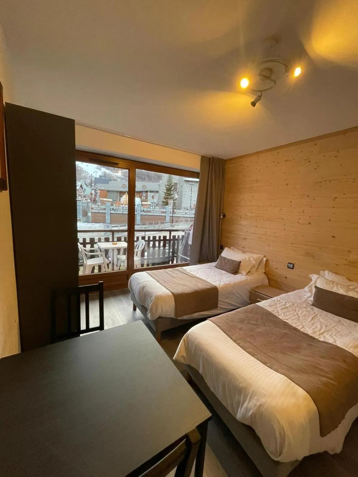 Bed in Aiguille Noire