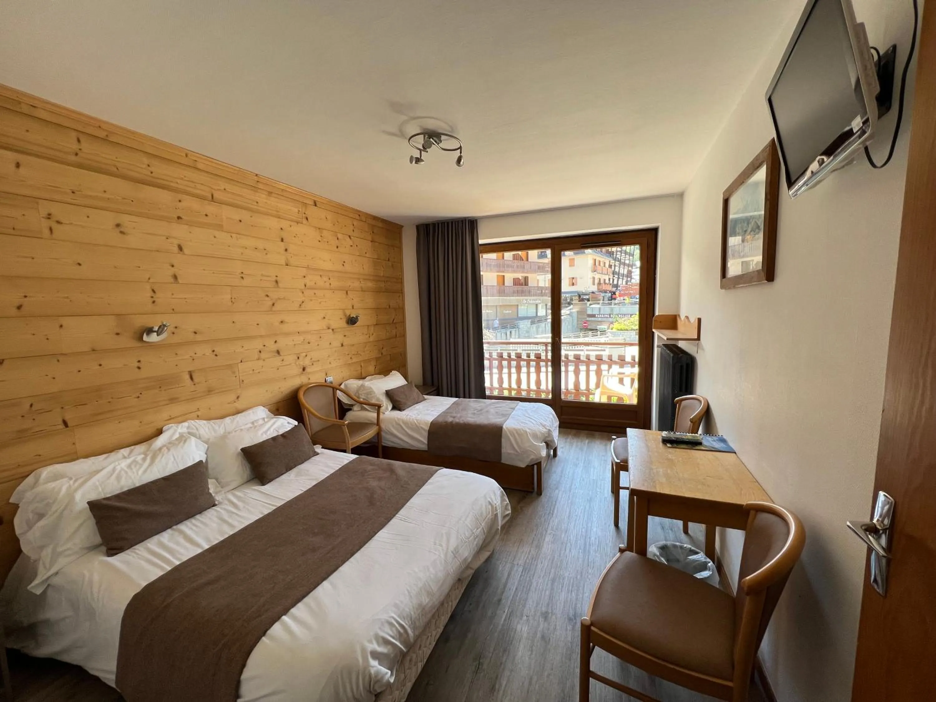 Bed in Aiguille Noire