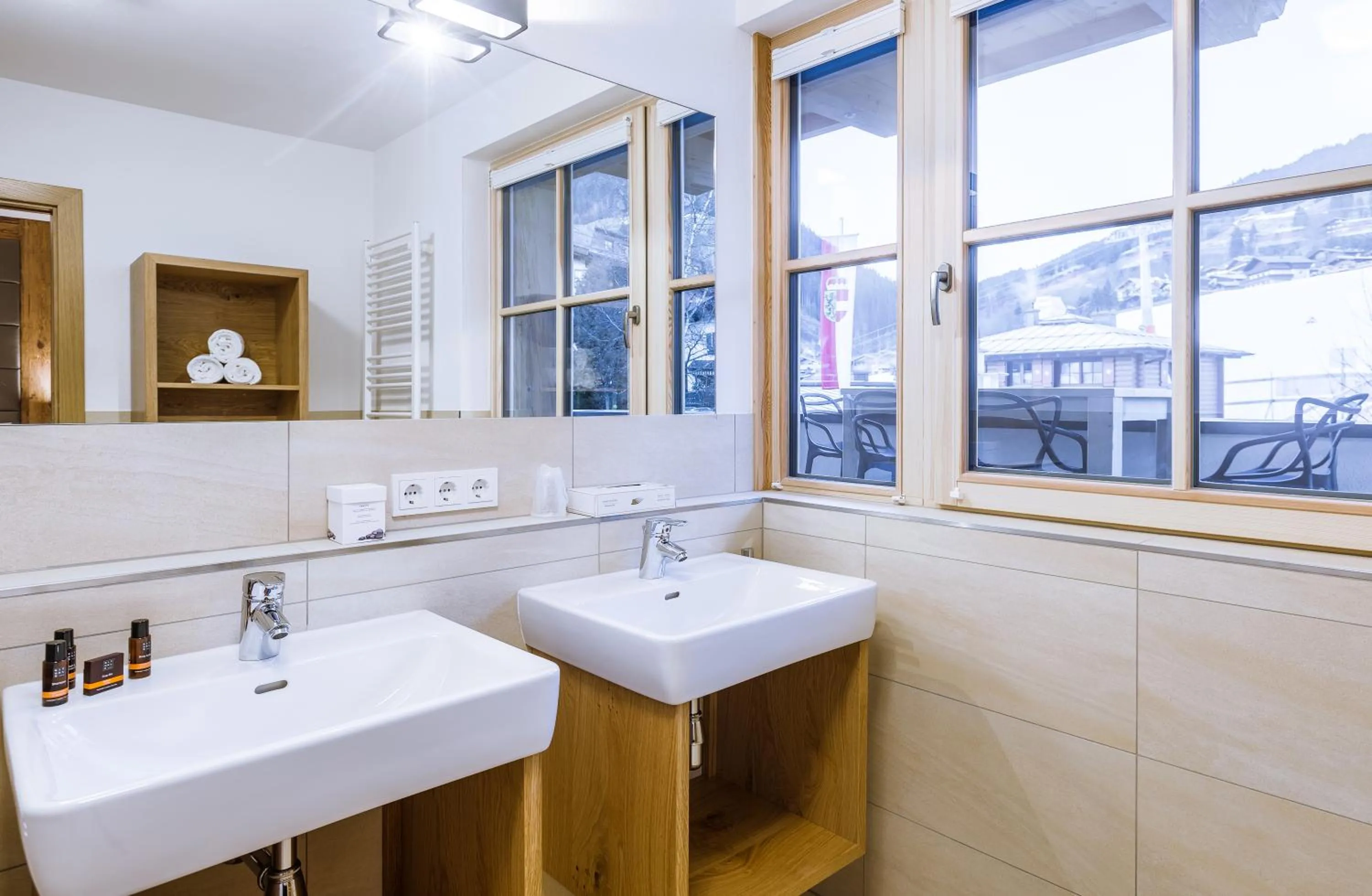 Bathroom in Bolodges Apartments by Alpin Rentals