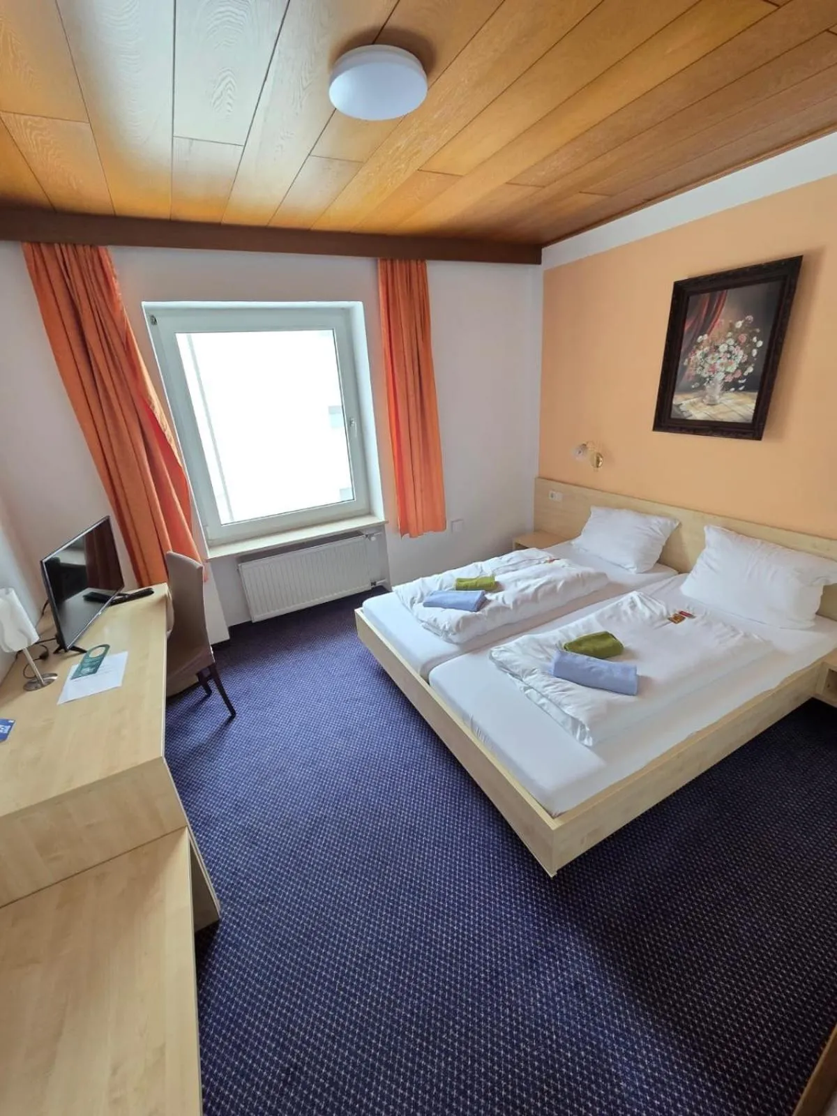Photo of the whole room, Bed in Hotel BURGWALD