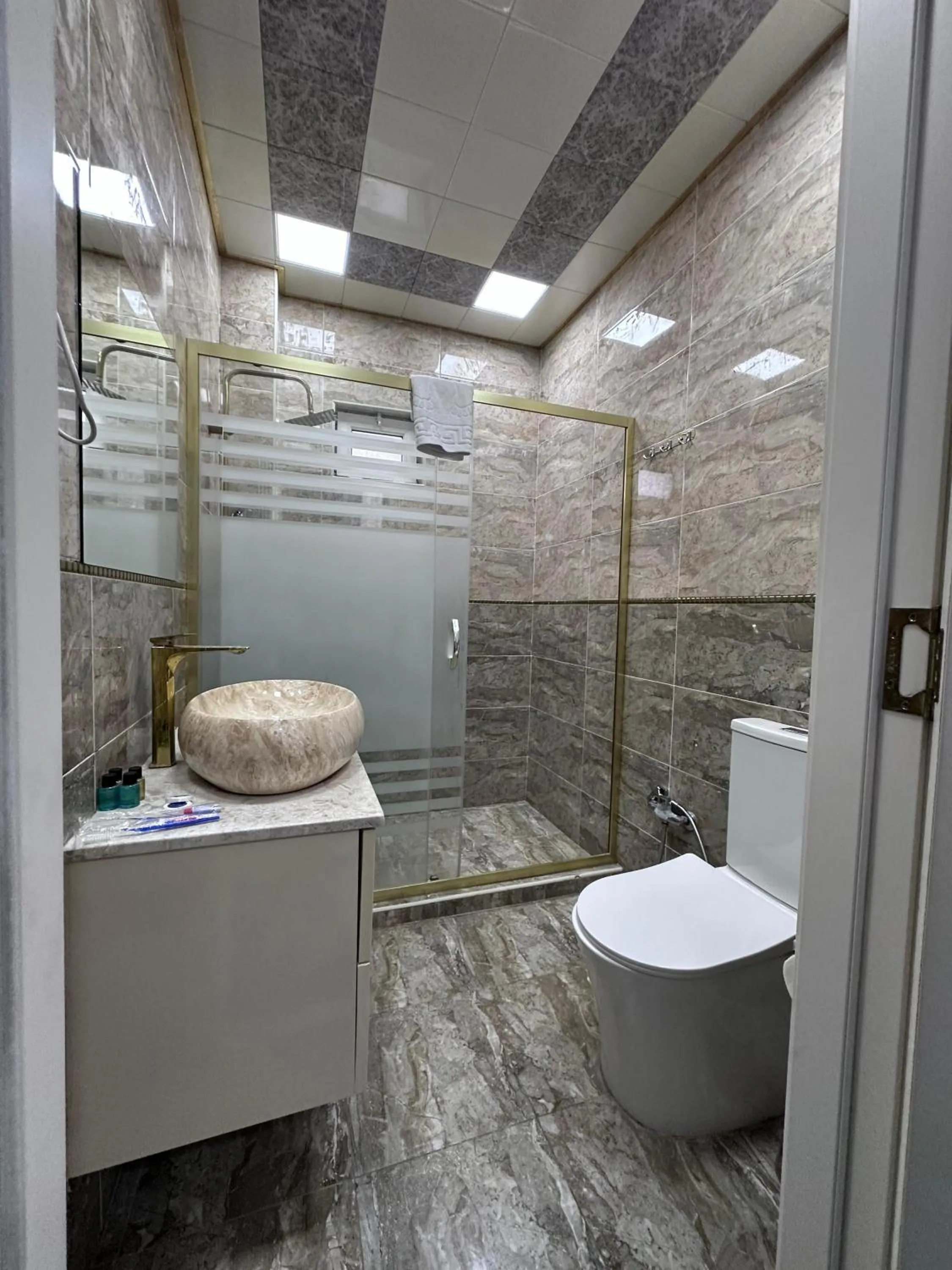 Shower in Central City Hotel