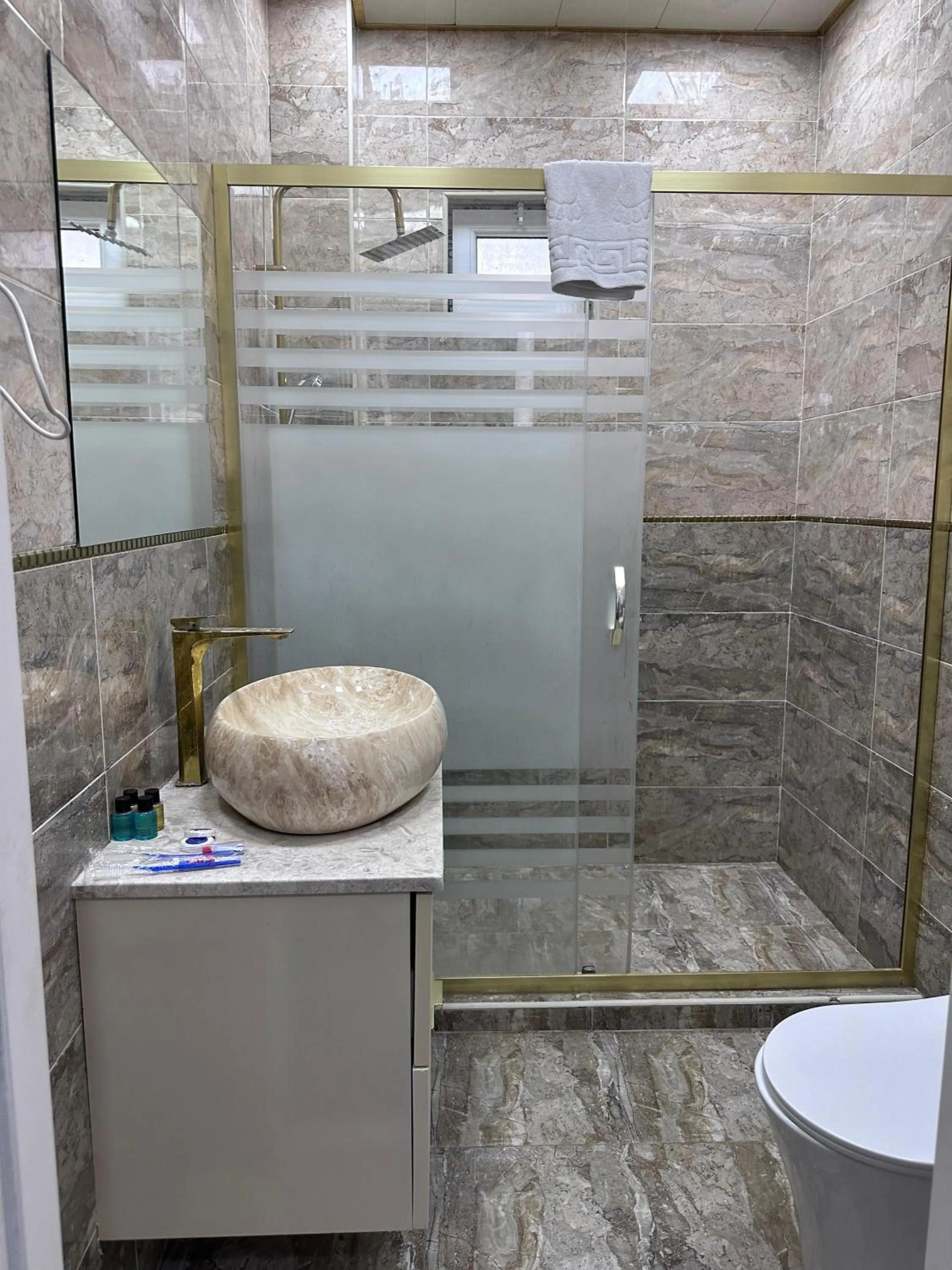 Shower in Central City Hotel