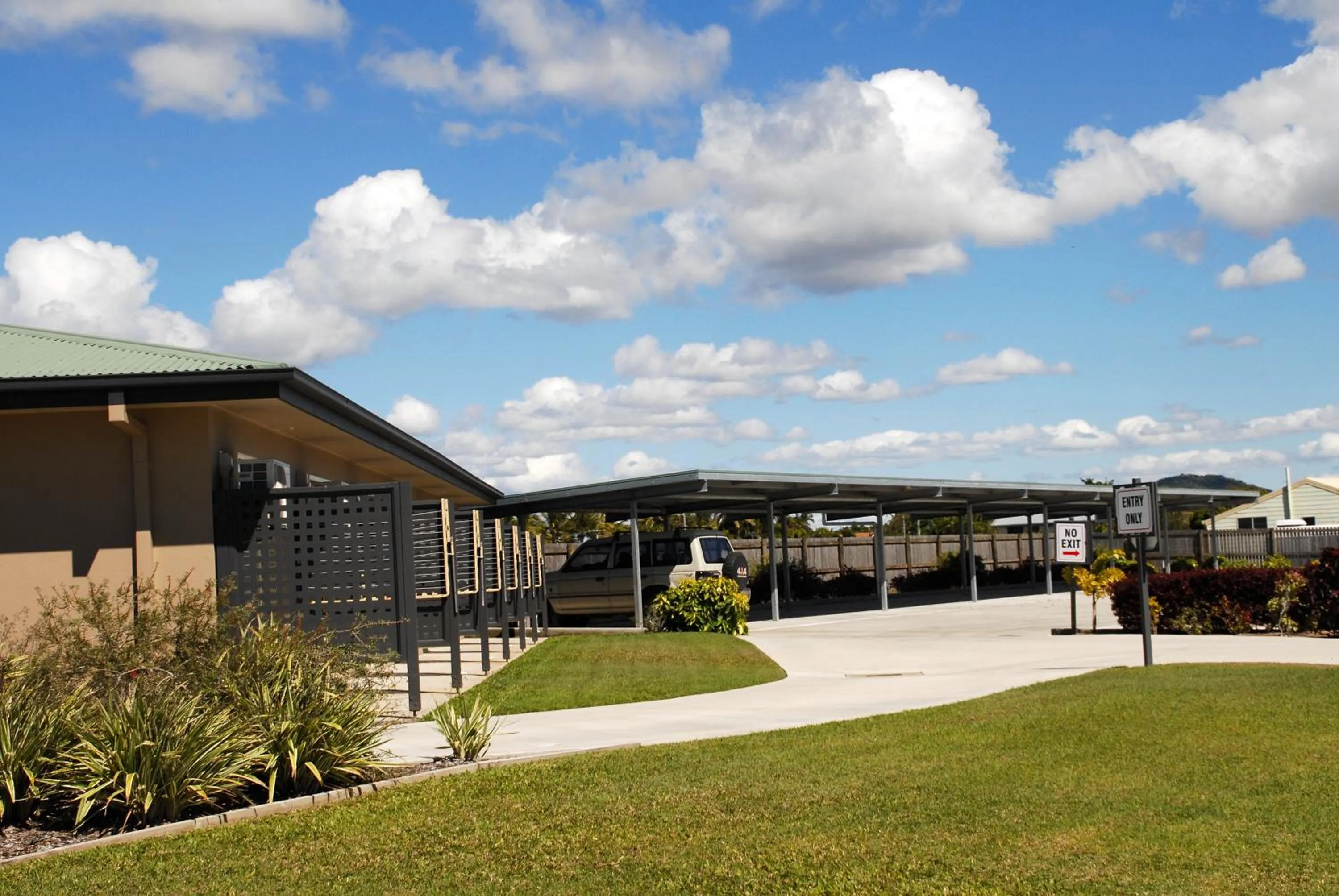 Property building in Port Denison Motor Inn