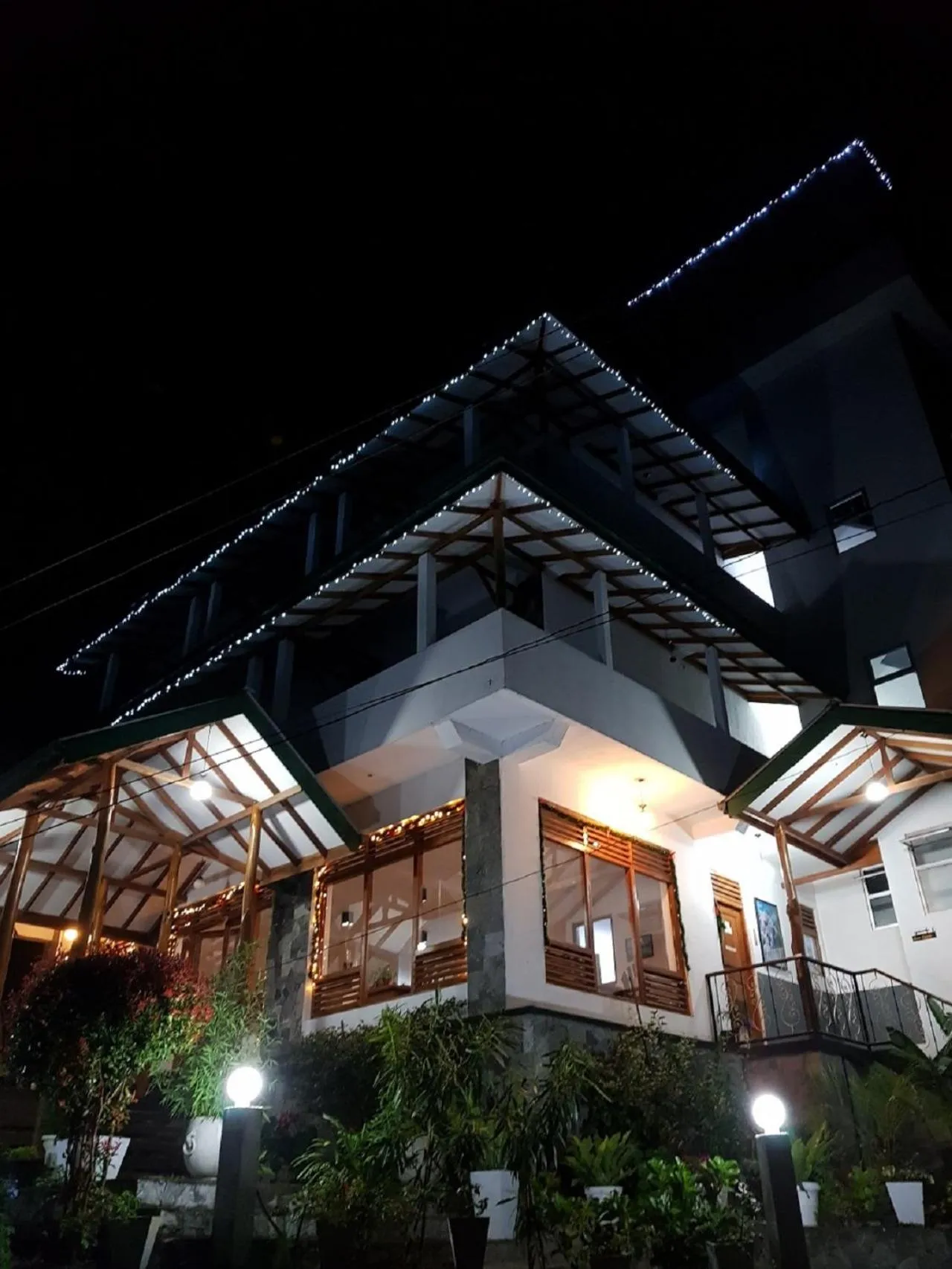 Property building in Lakshmis Hotel Ella