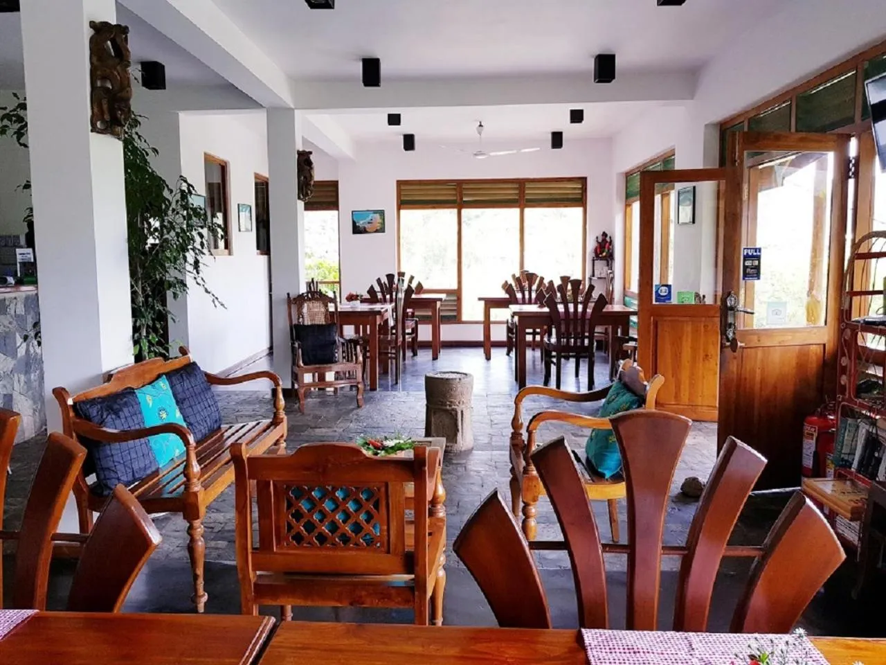 Restaurant/places to eat in Lakshmis Hotel Ella