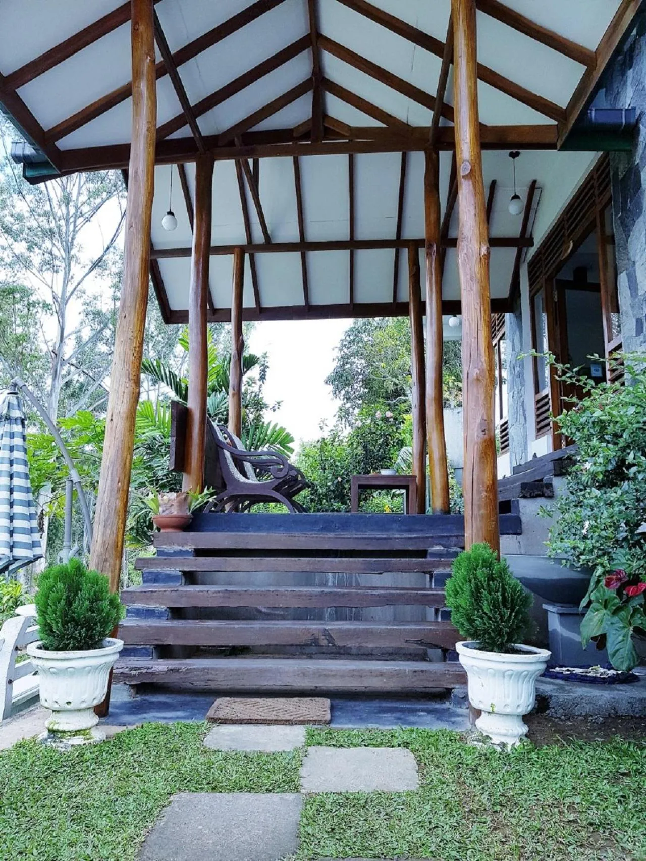 Balcony/Terrace in Lakshmis Hotel Ella