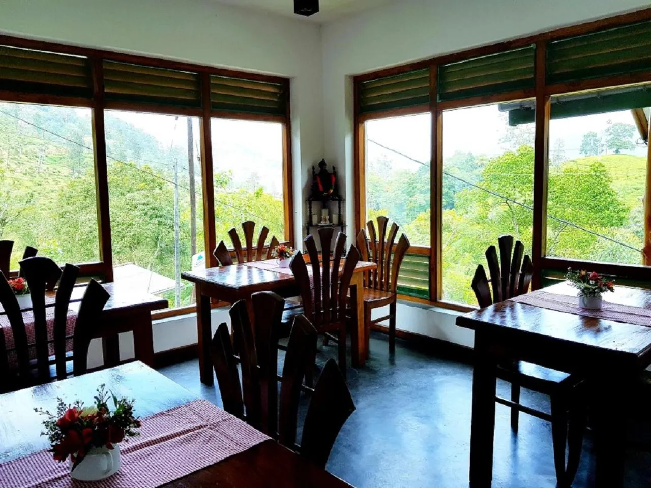 Restaurant/places to eat in Lakshmis Hotel Ella