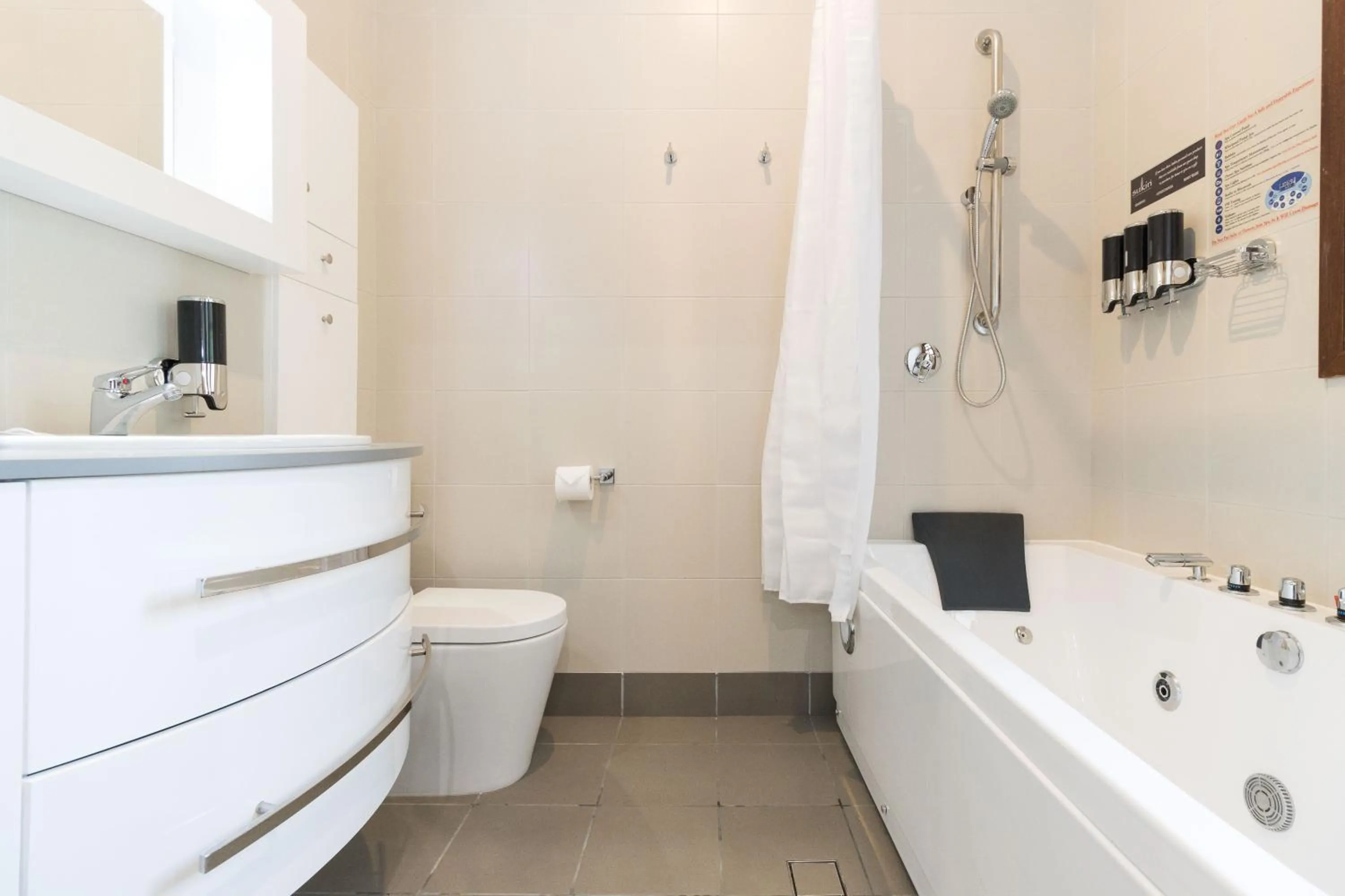 The Carrington Inn - Bungendore