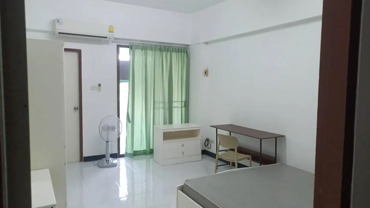 Bed in Sathitsit Mansion