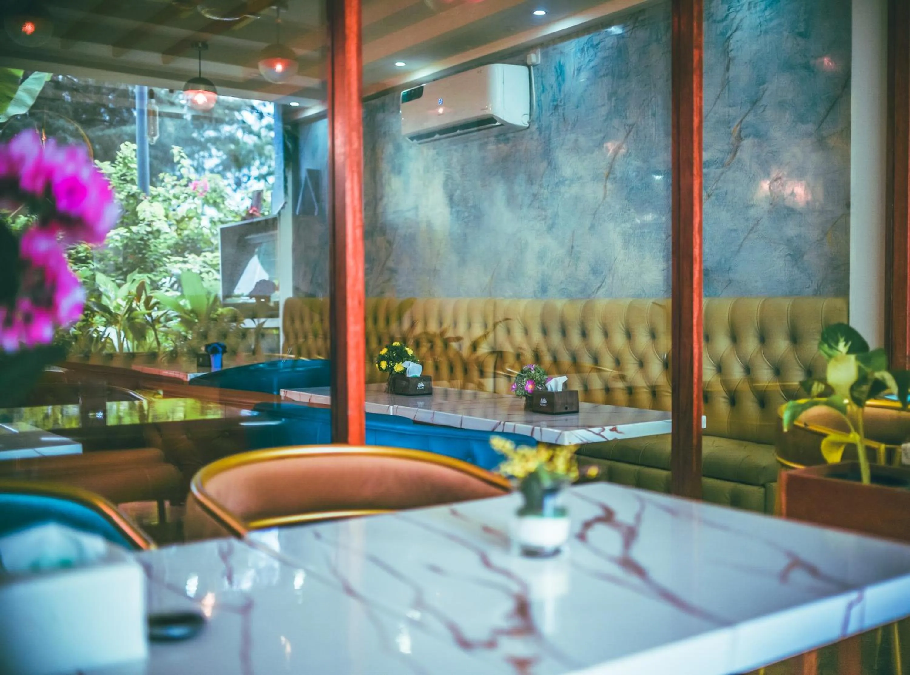 Restaurant/places to eat in Vilu Rest